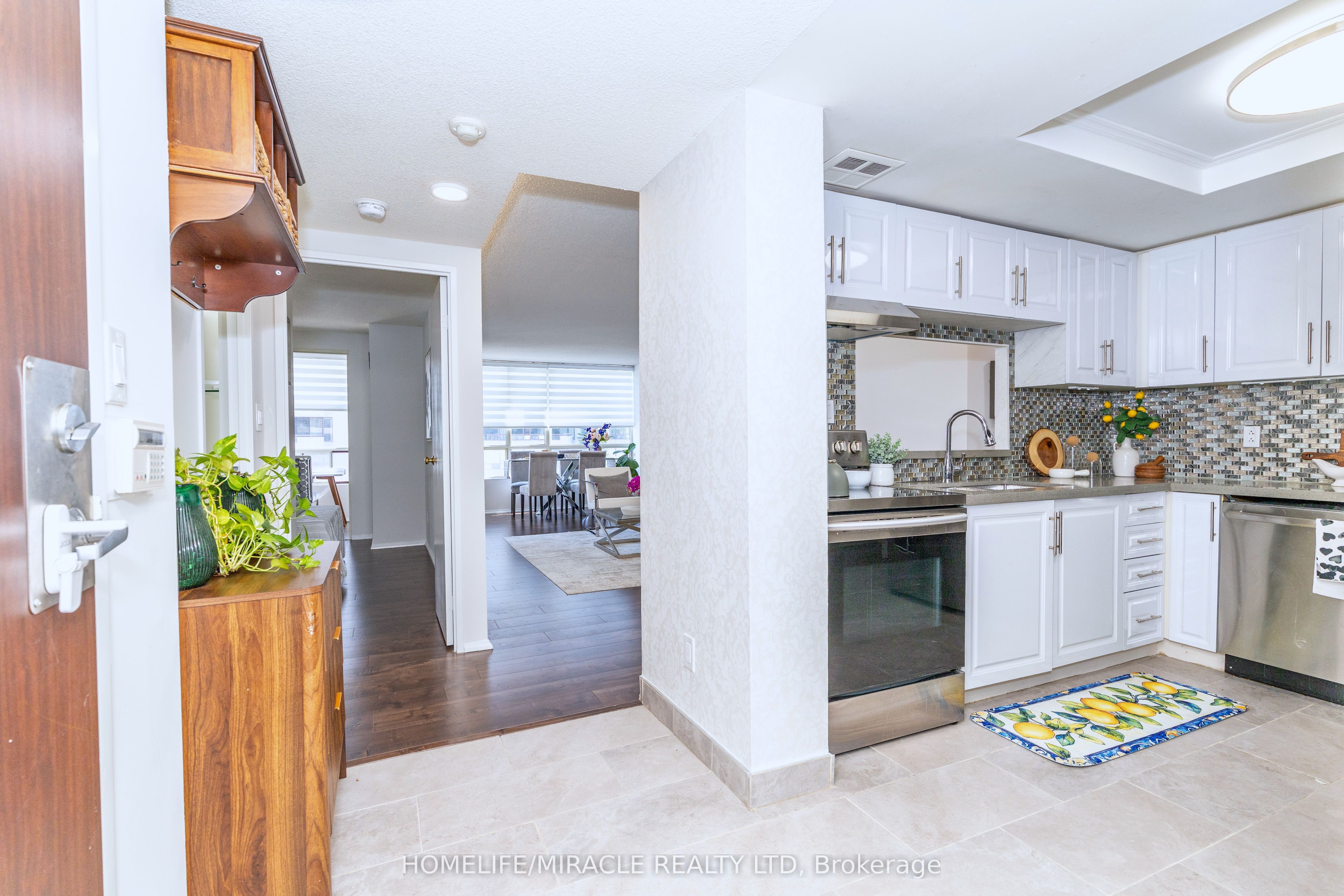 5785 Yonge Street 306, Toronto, ON M2M 4J2 photo 5