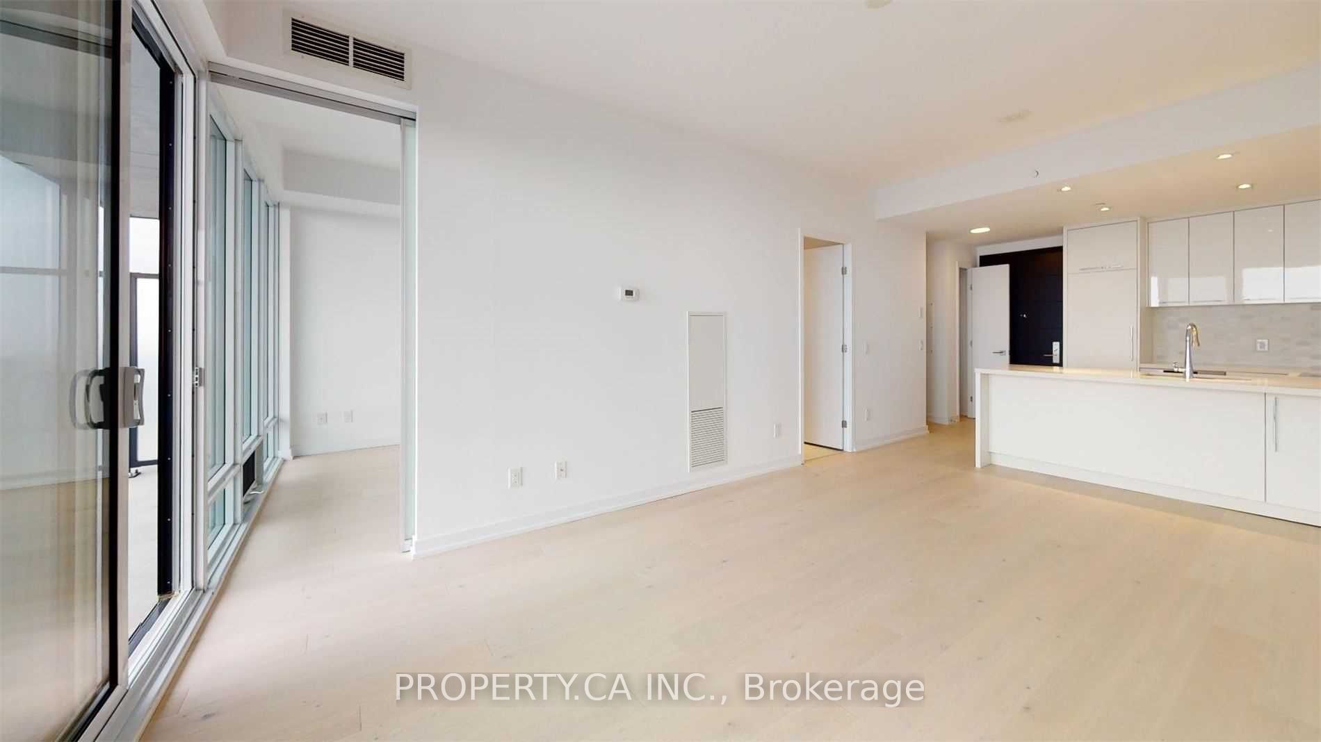 488 University Avenue 5012, Toronto, ON M5G 0C1 photo 4