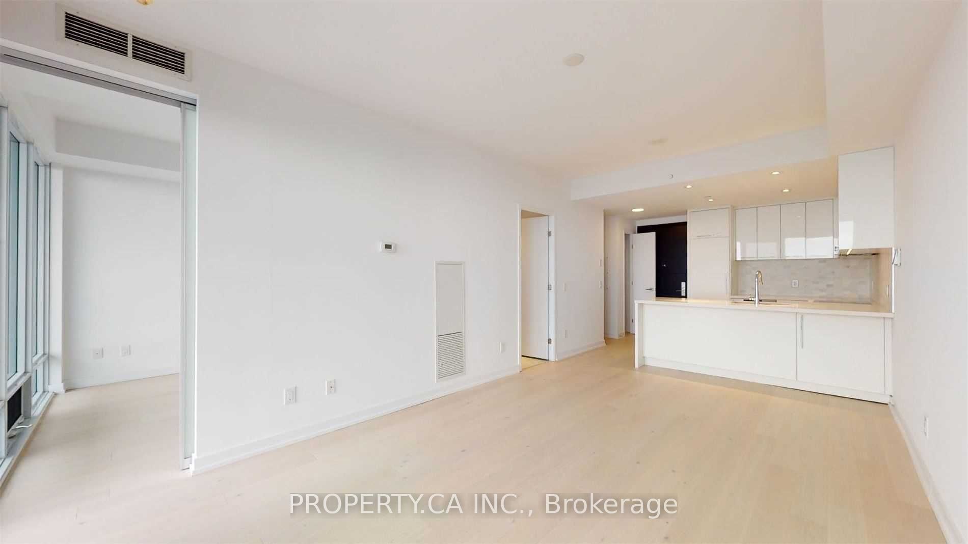 488 University Avenue 5012, Toronto, ON M5G 0C1 photo 5