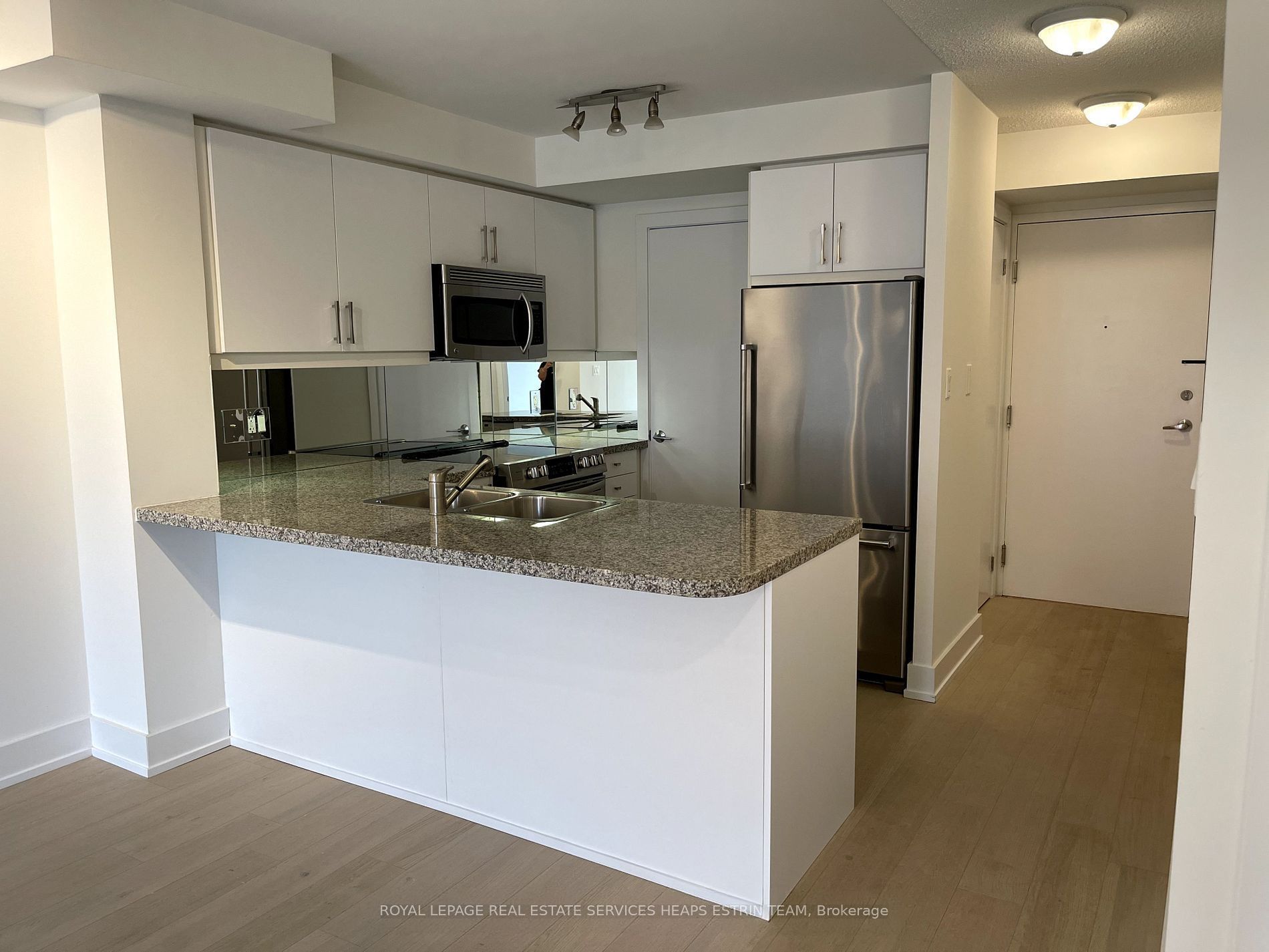 308 Palmerston Avenue 310, Toronto, ON M6J 3X9 photo 4