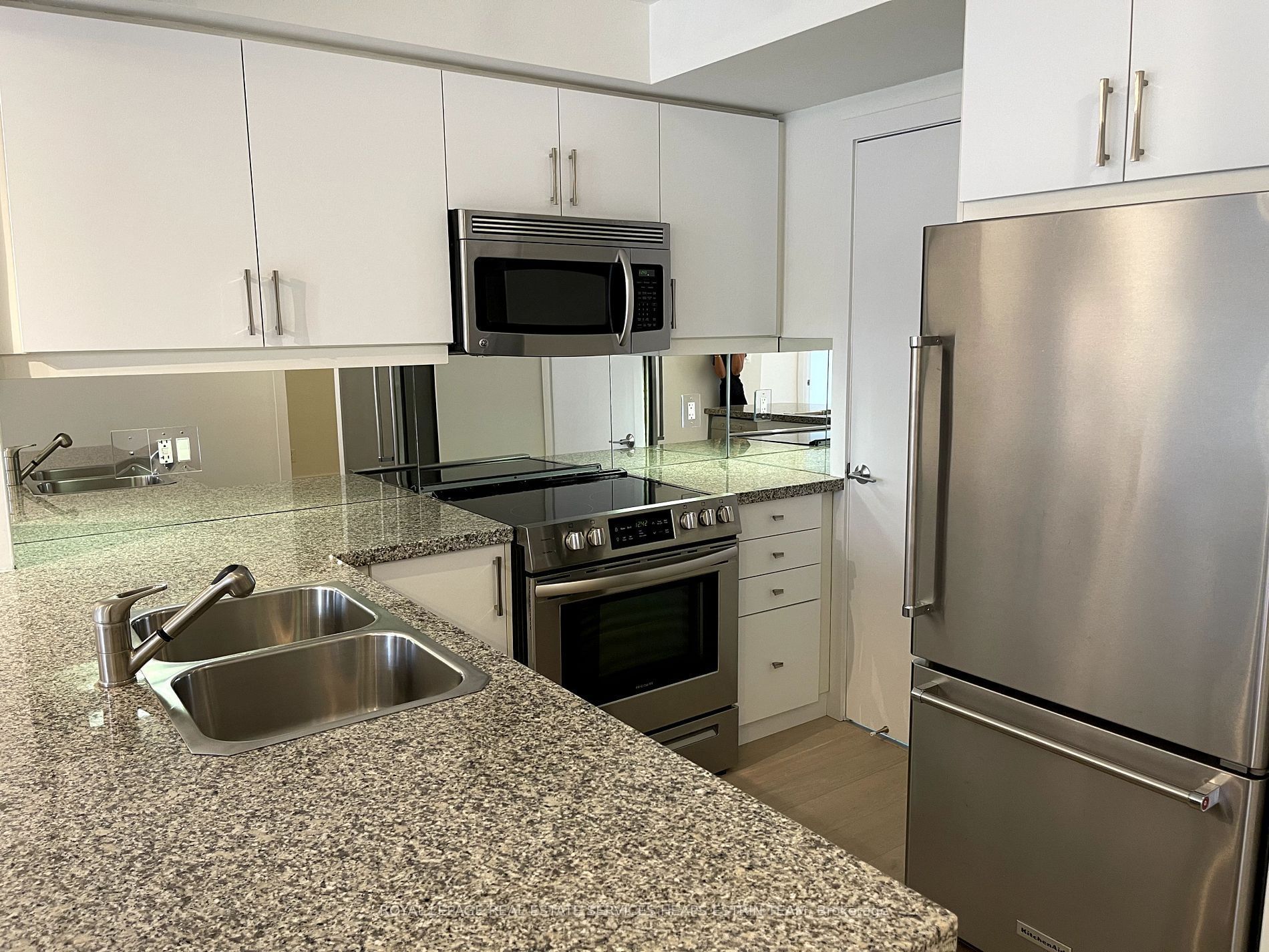308 Palmerston Avenue 310, Toronto, ON M6J 3X9 photo 5