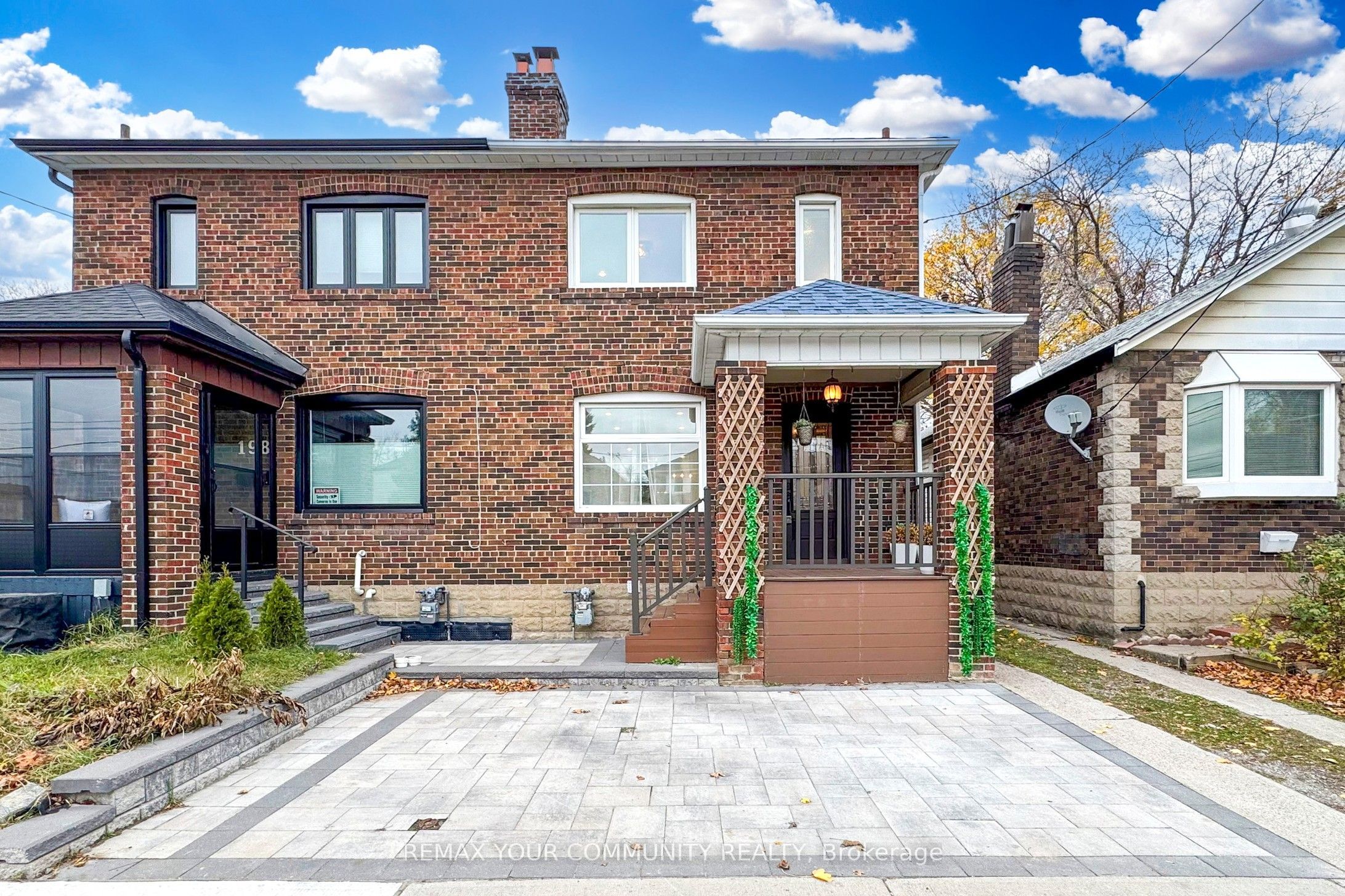 196 Lawrence Avenue W, Toronto, ON M5M 1A8