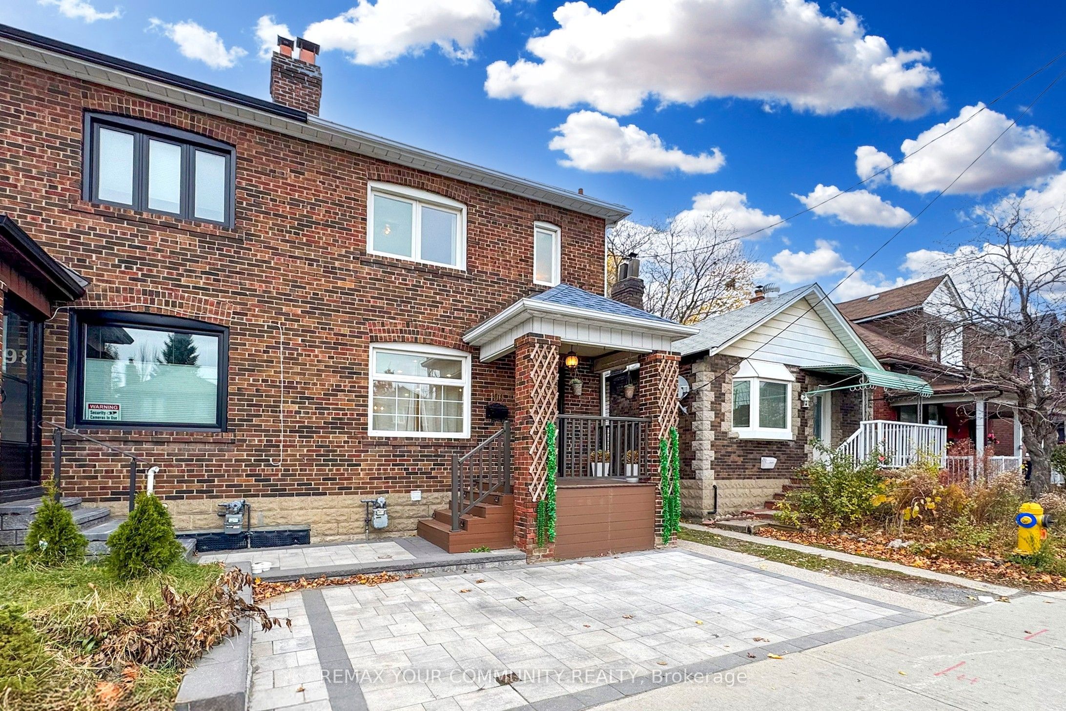 196 Lawrence Avenue W, Toronto, ON M5M 1A8 photo 2
