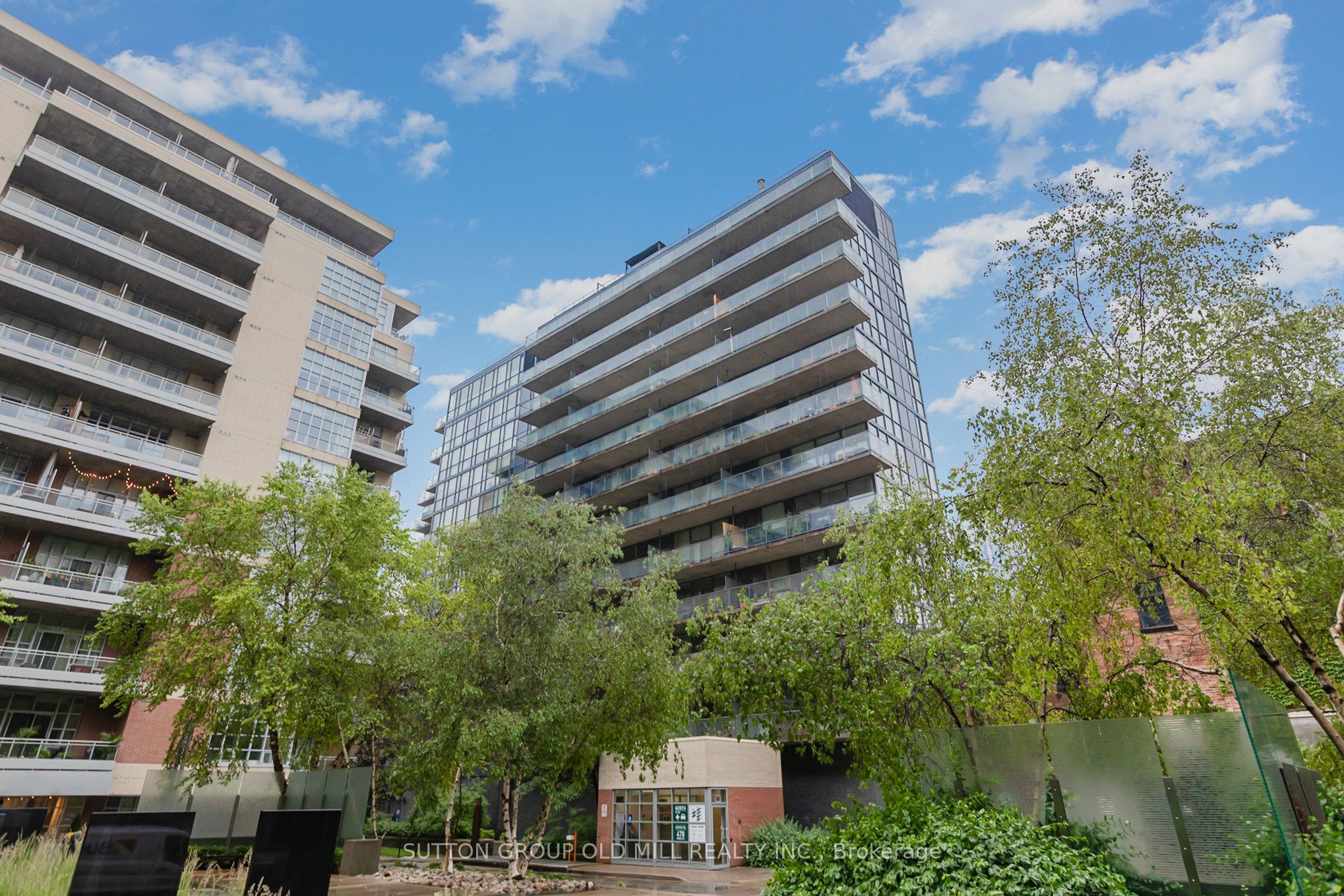 478 King Street W 704, Toronto, ON M5V 0A8