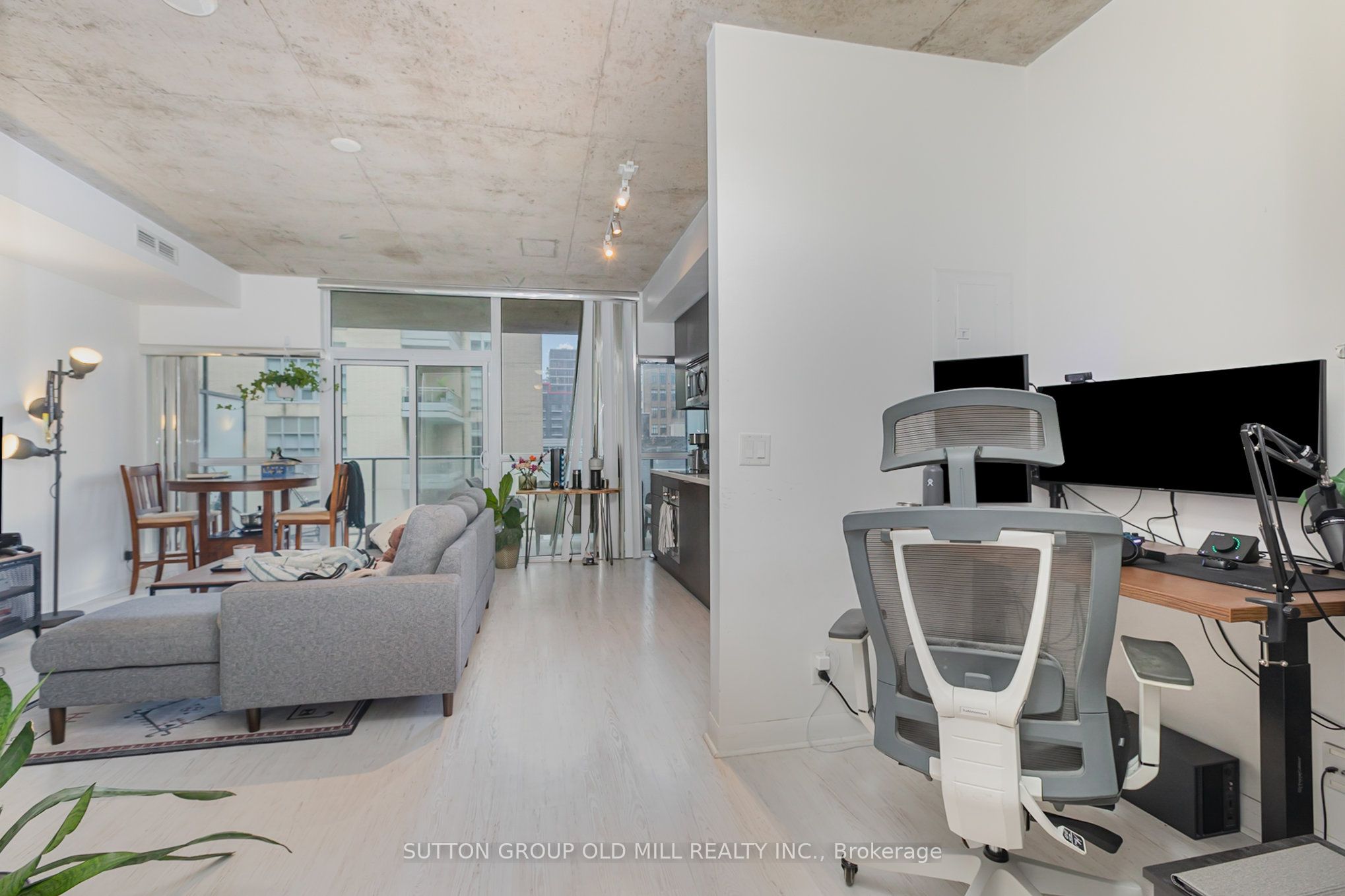 478 King Street W 704, Toronto, ON M5V 0A8 photo 5