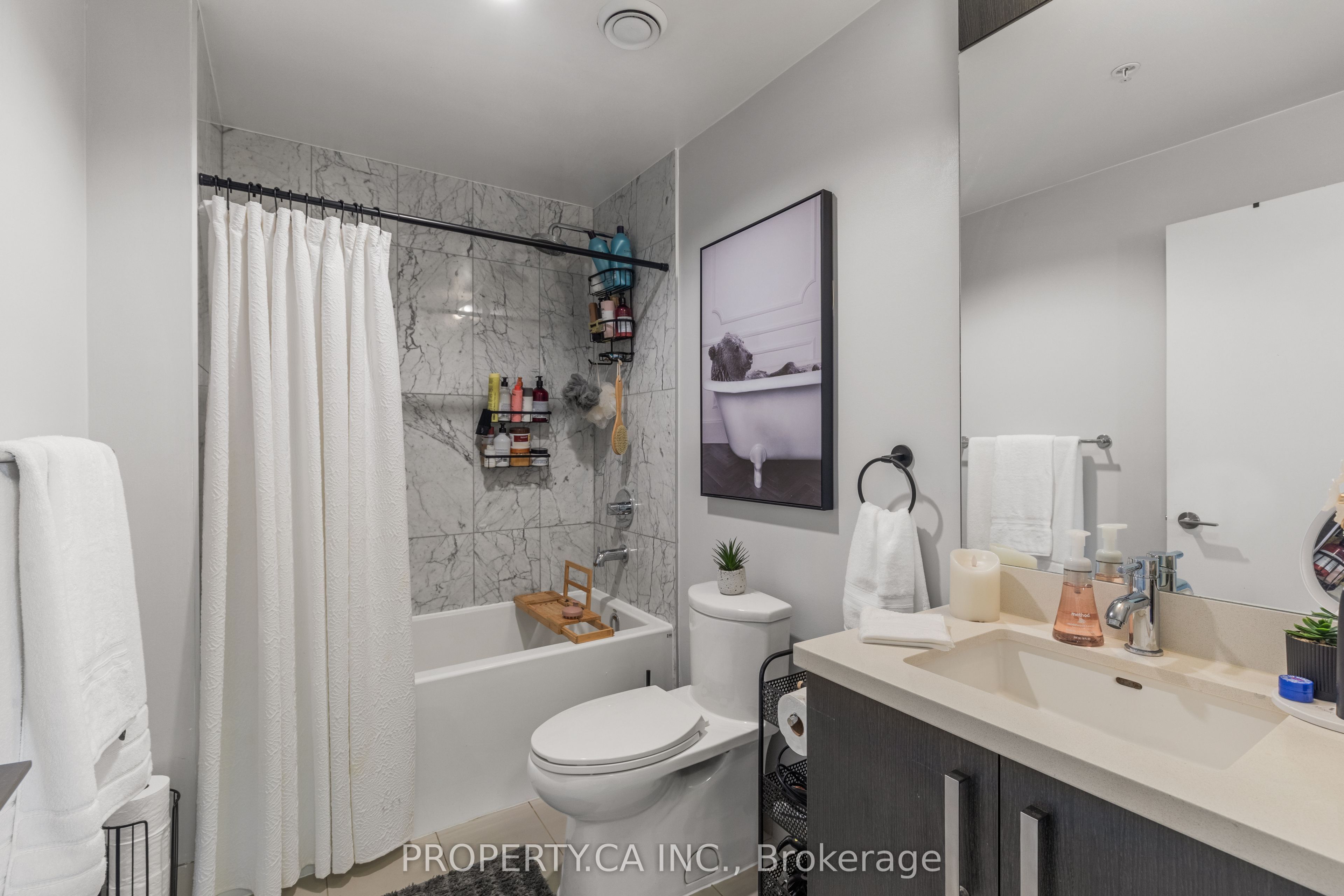 120 Bayview Avenue N122, Toronto, ON M5A 0G4 photo 5