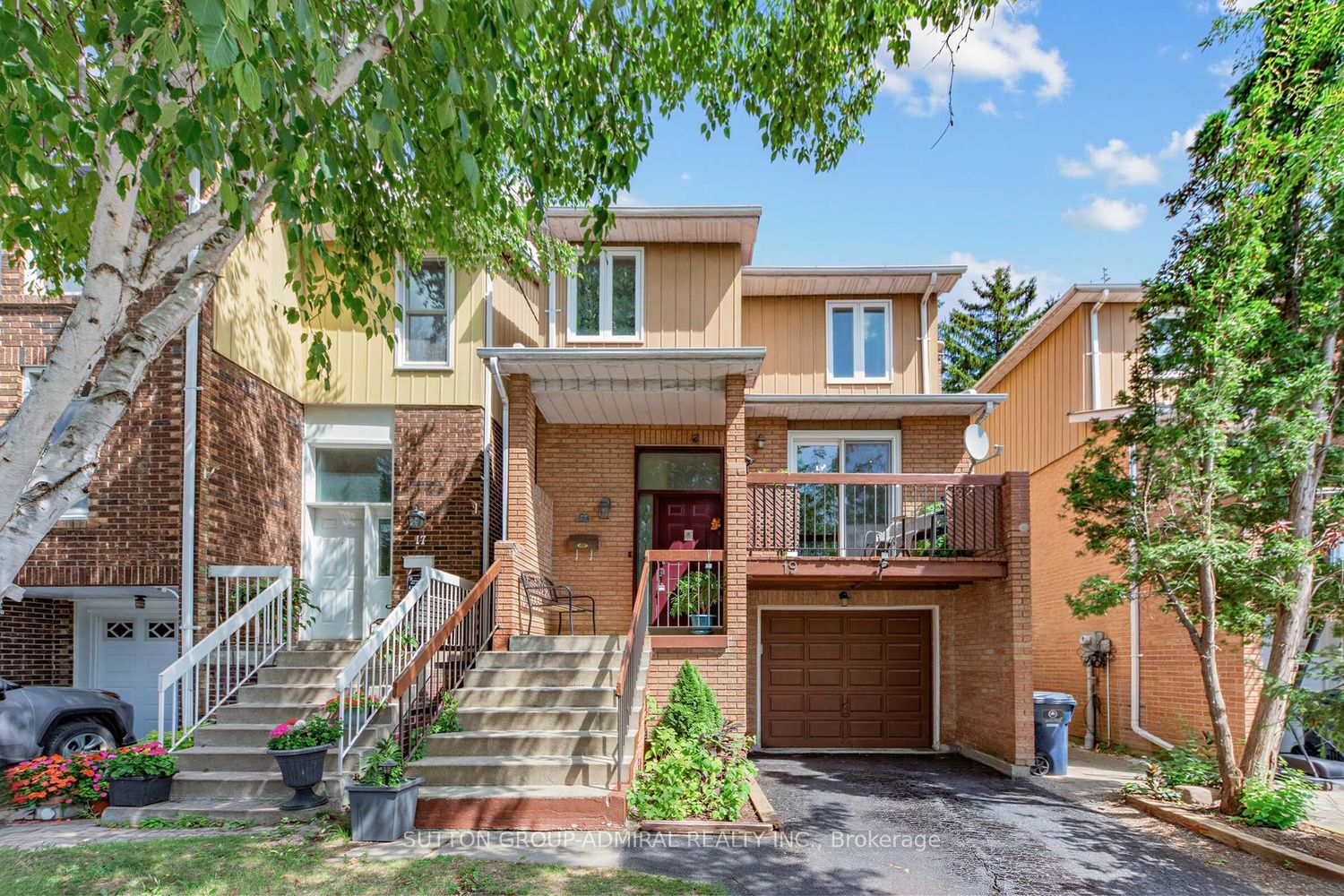 19 Carnival Court, Toronto, ON M2R 3T7 photo 2