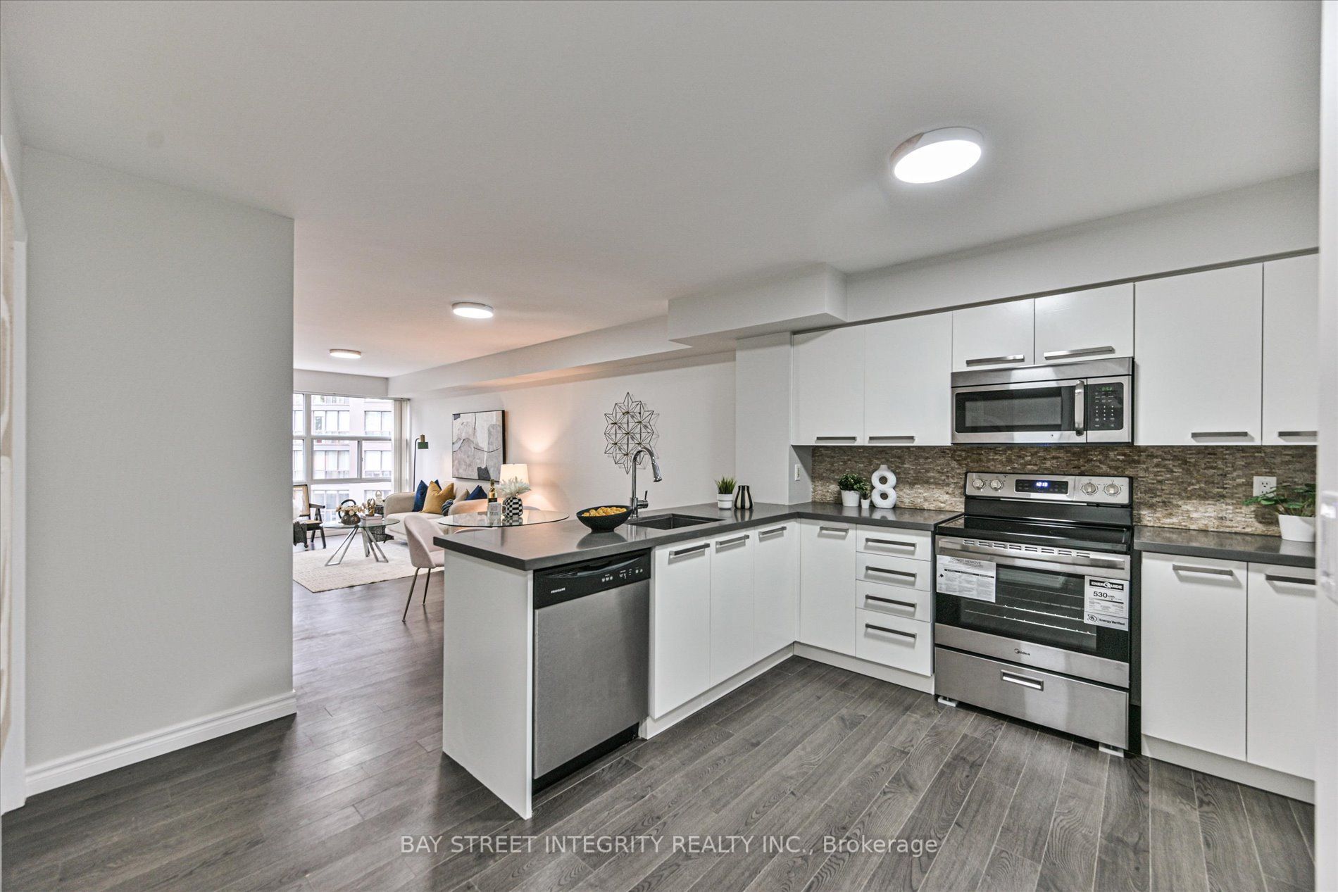 11 St Joseph Street 602, Toronto, ON M4Y 1J8 photo 3