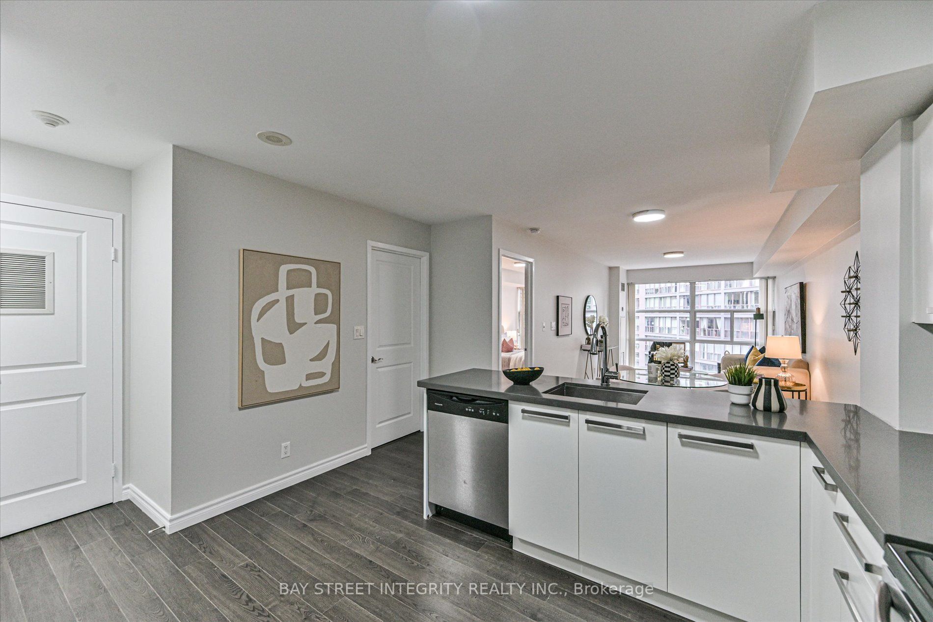 11 St Joseph Street 602, Toronto, ON M4Y 1J8 photo 4