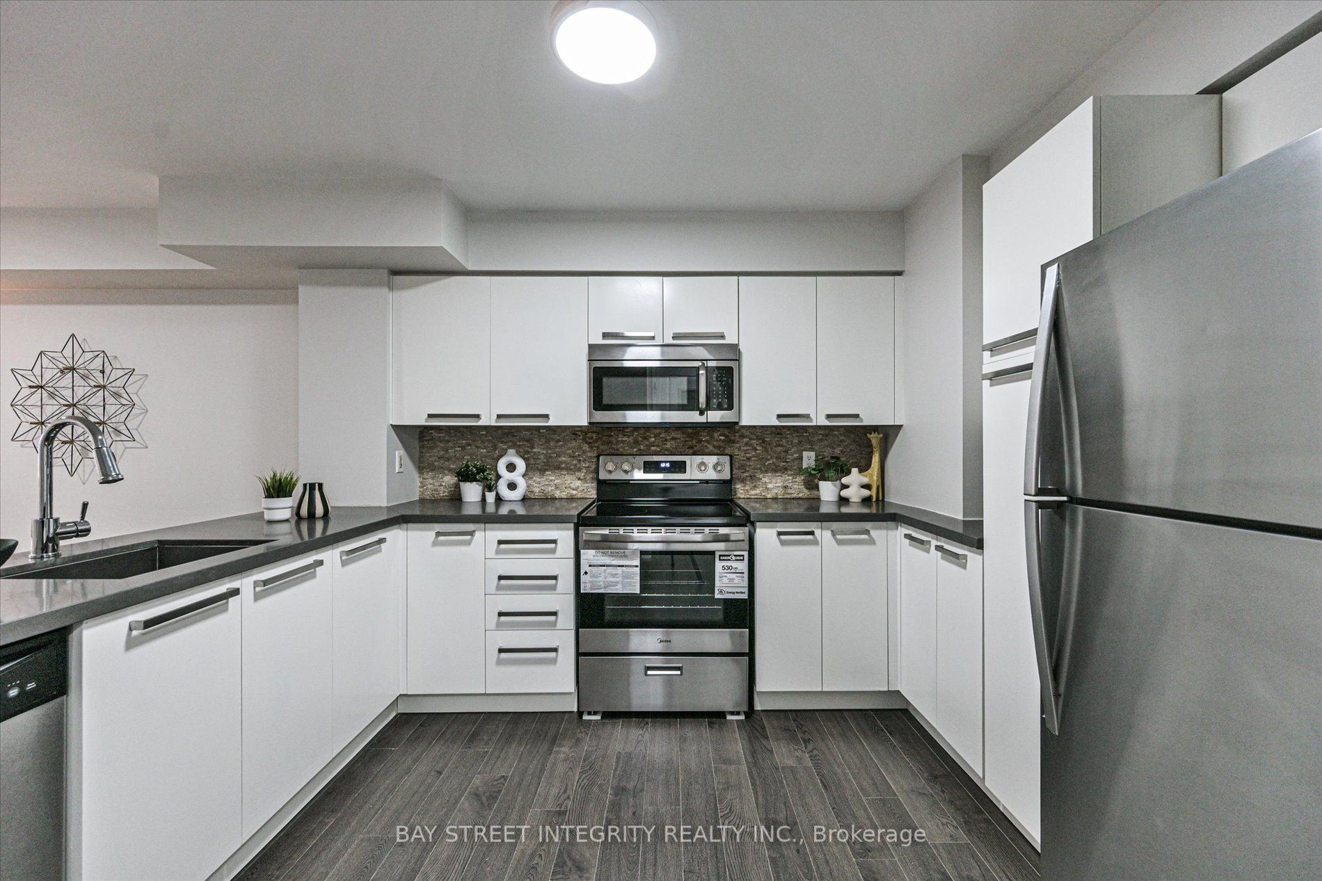 11 St Joseph Street 602, Toronto, ON M4Y 1J8 photo 5