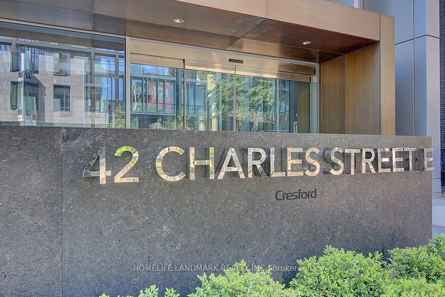 42 Charles Street E 2209, Toronto, ON M4Y 1N3