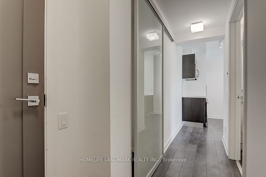 42 Charles Street E 2209, Toronto, ON M4Y 1N3 photo 5