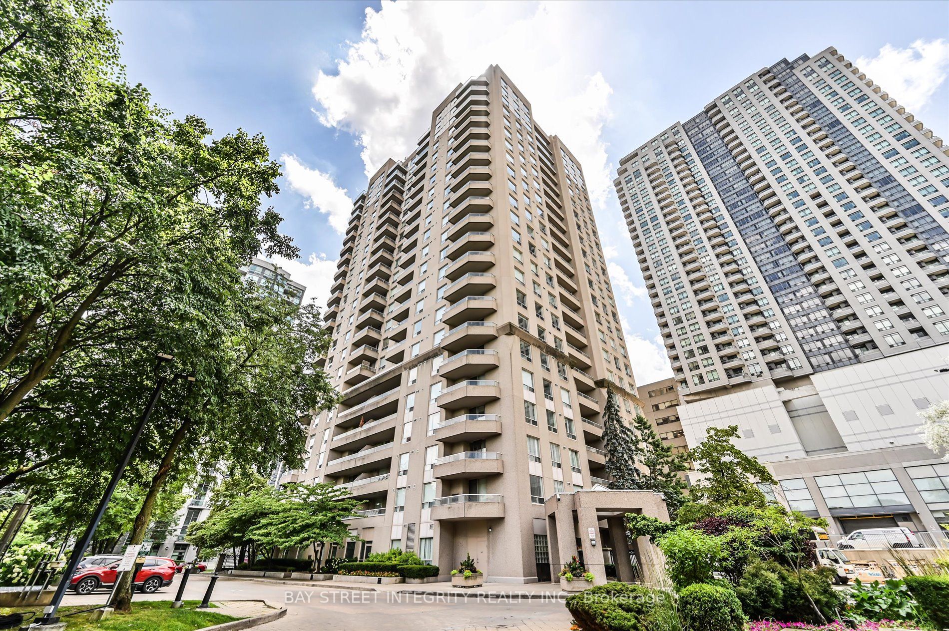 18 Hillcrest Avenue 602, Toronto, ON M2N 6T5 photo 2