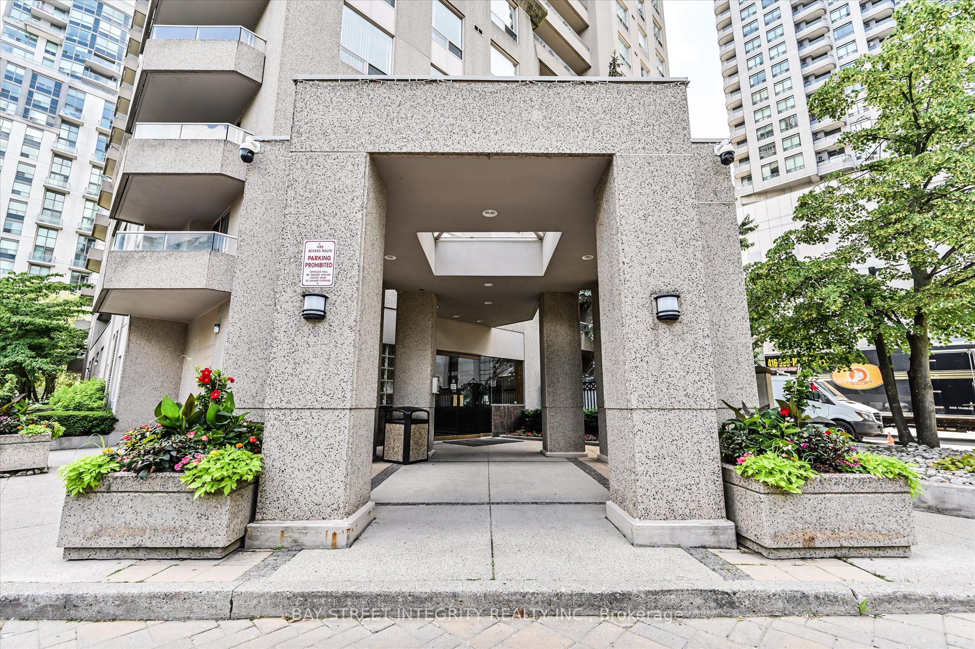 18 Hillcrest Avenue 602, Toronto, ON M2N 6T5 photo 3