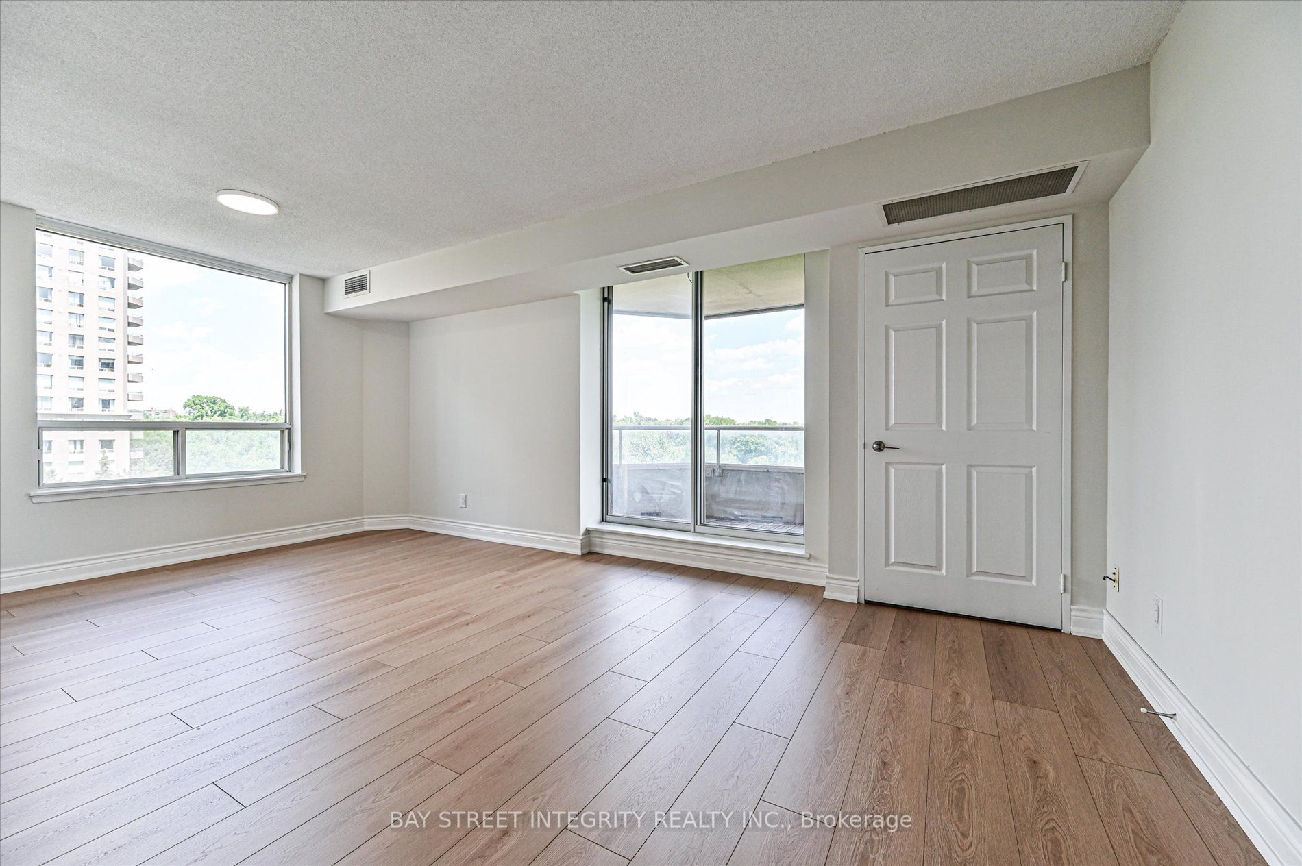 18 Hillcrest Avenue 602, Toronto, ON M2N 6T5 photo 4