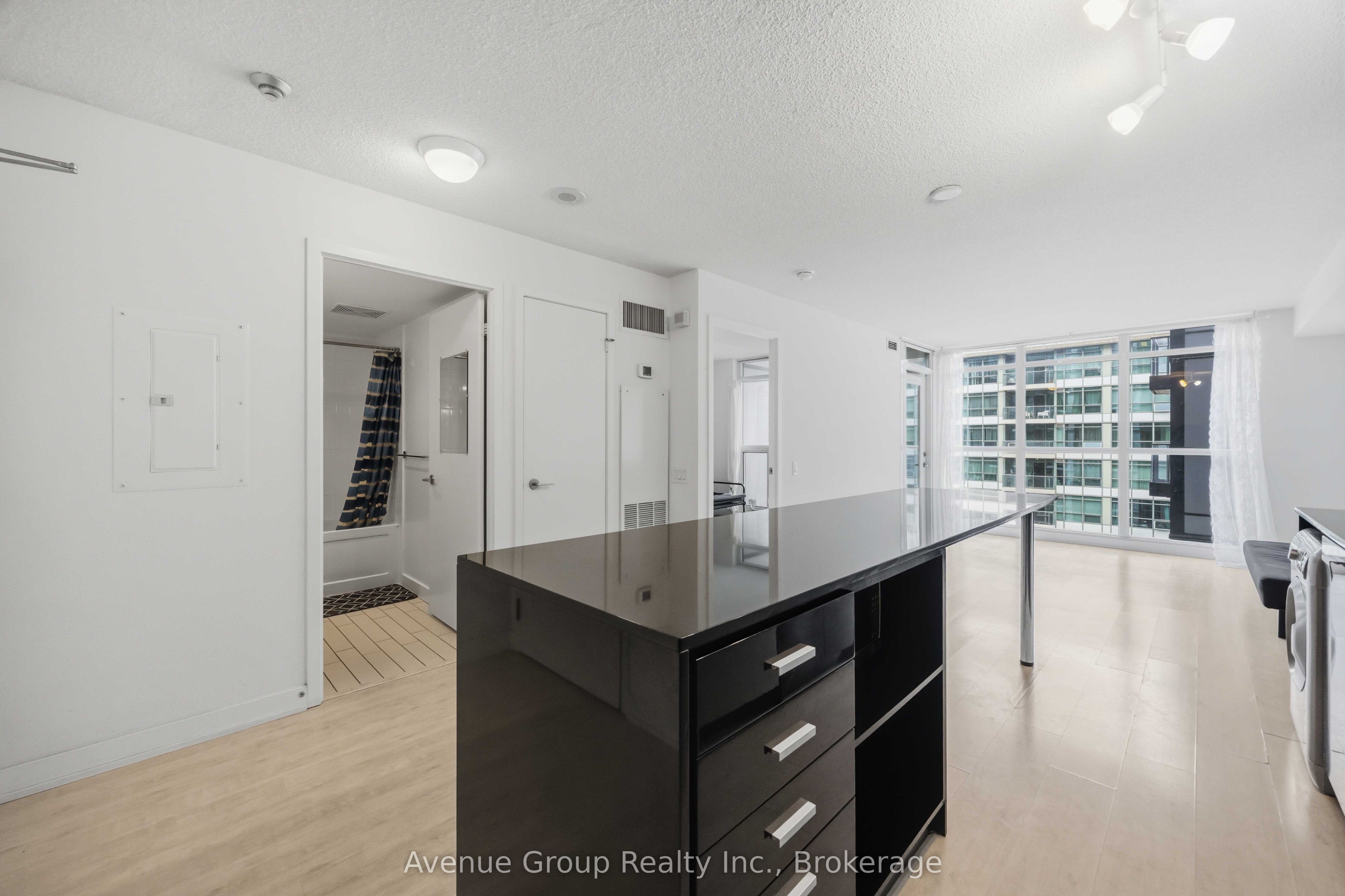 19 Singer Court 1116, Toronto, ON M2K 0B2 photo 3