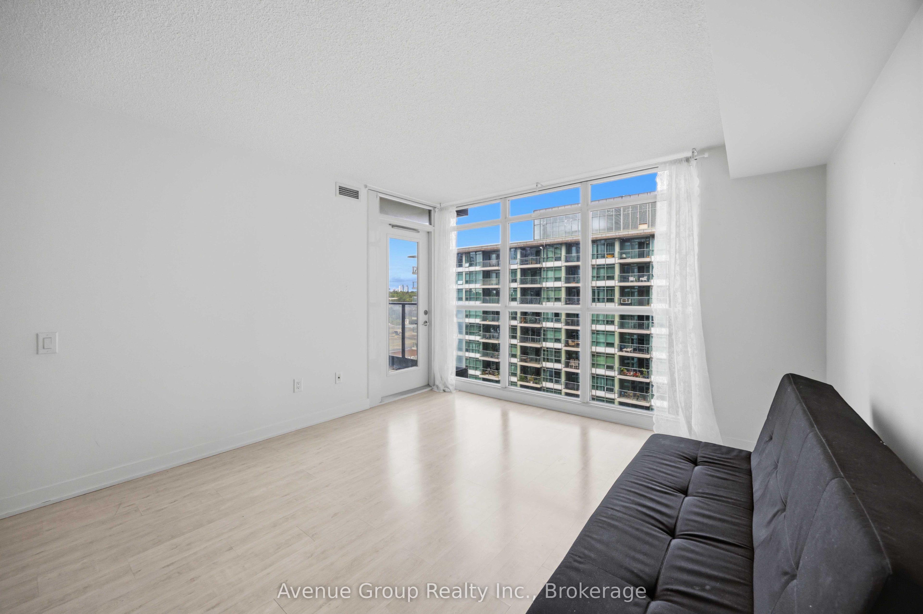 19 Singer Court 1116, Toronto, ON M2K 0B2 photo 5