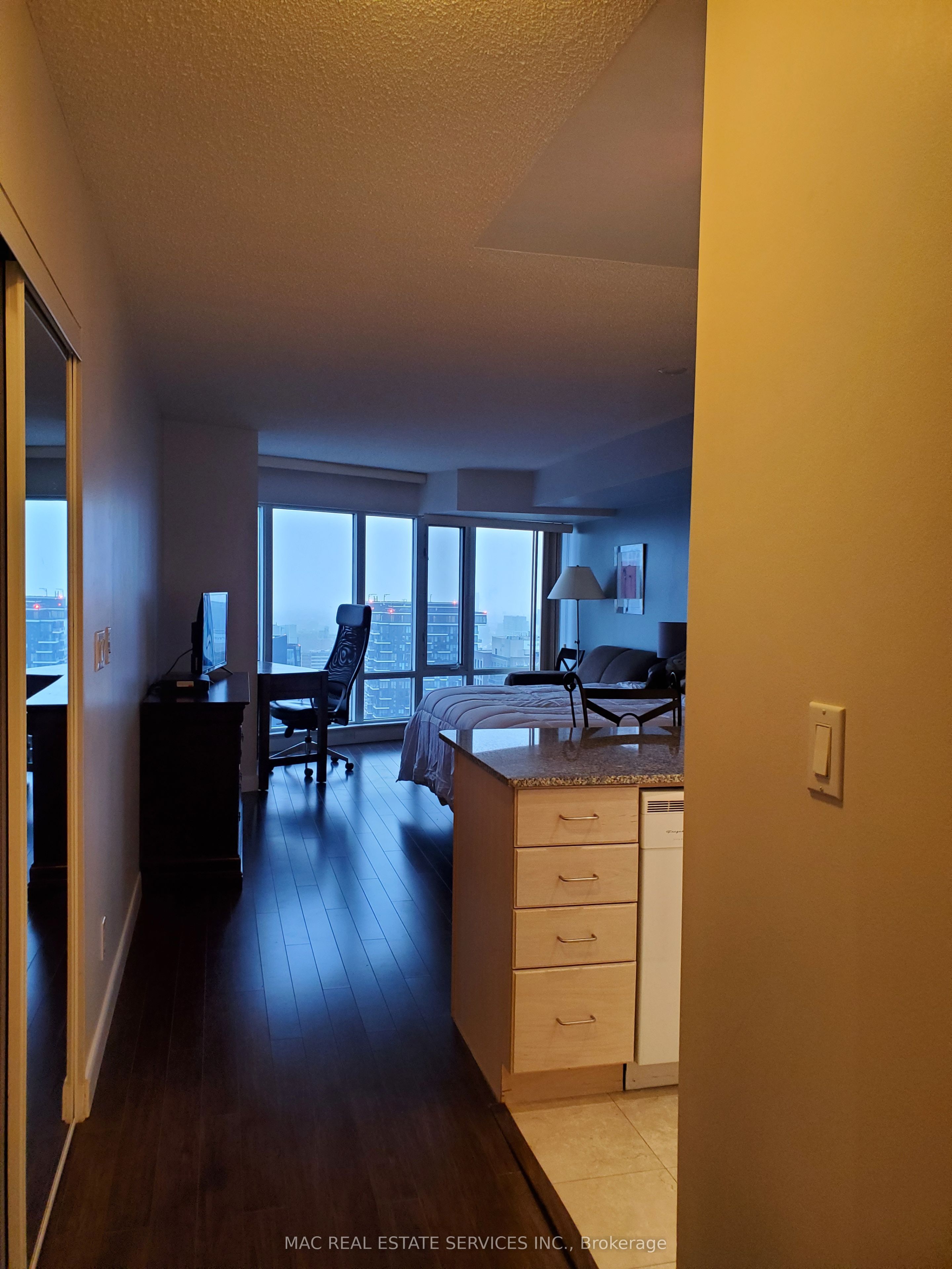 210 Victoria Street 3402, Toronto, ON M5B 2R3 photo 2