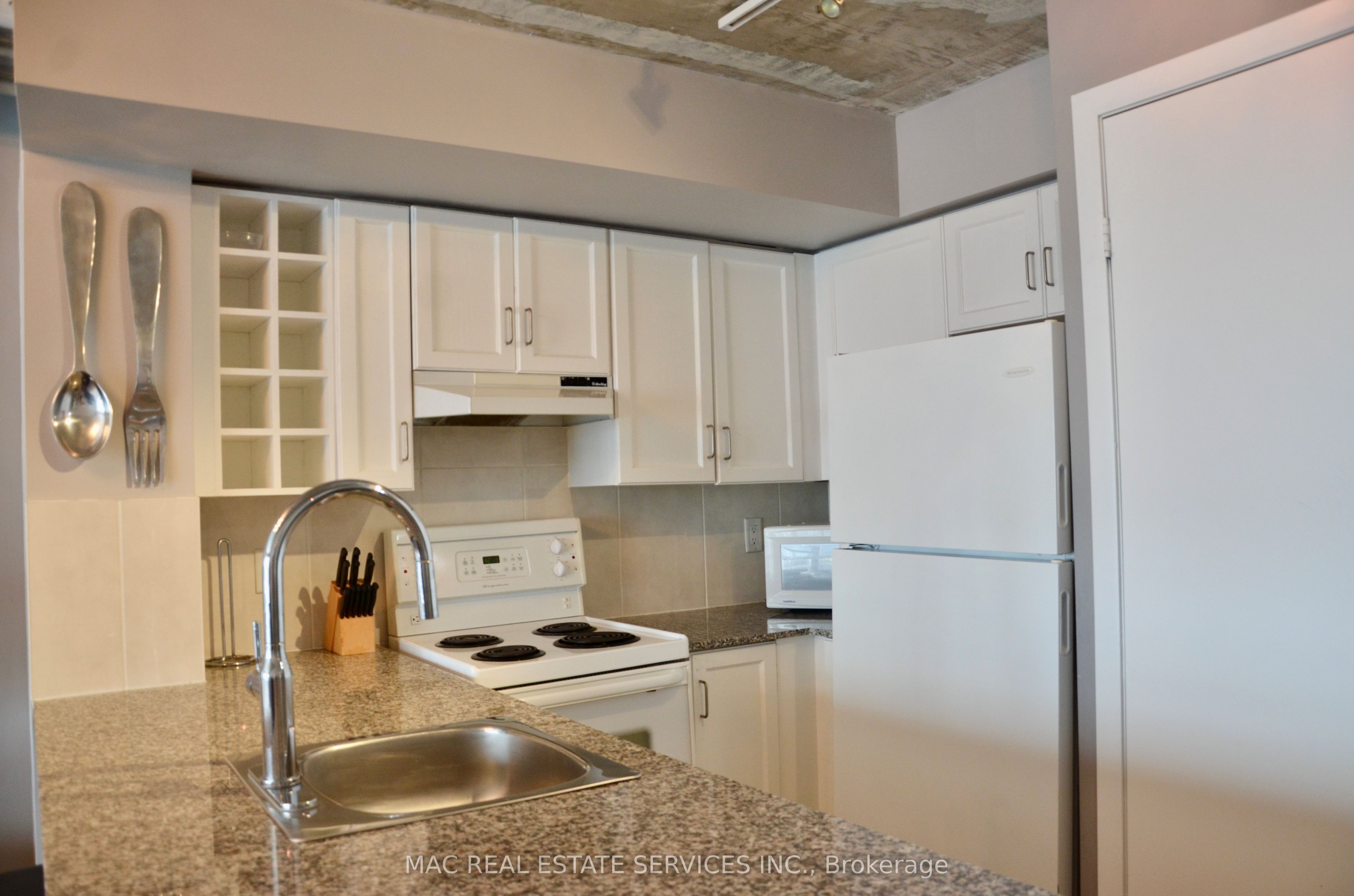 210 Victoria Street 3402, Toronto, ON M5B 2R3 photo 5