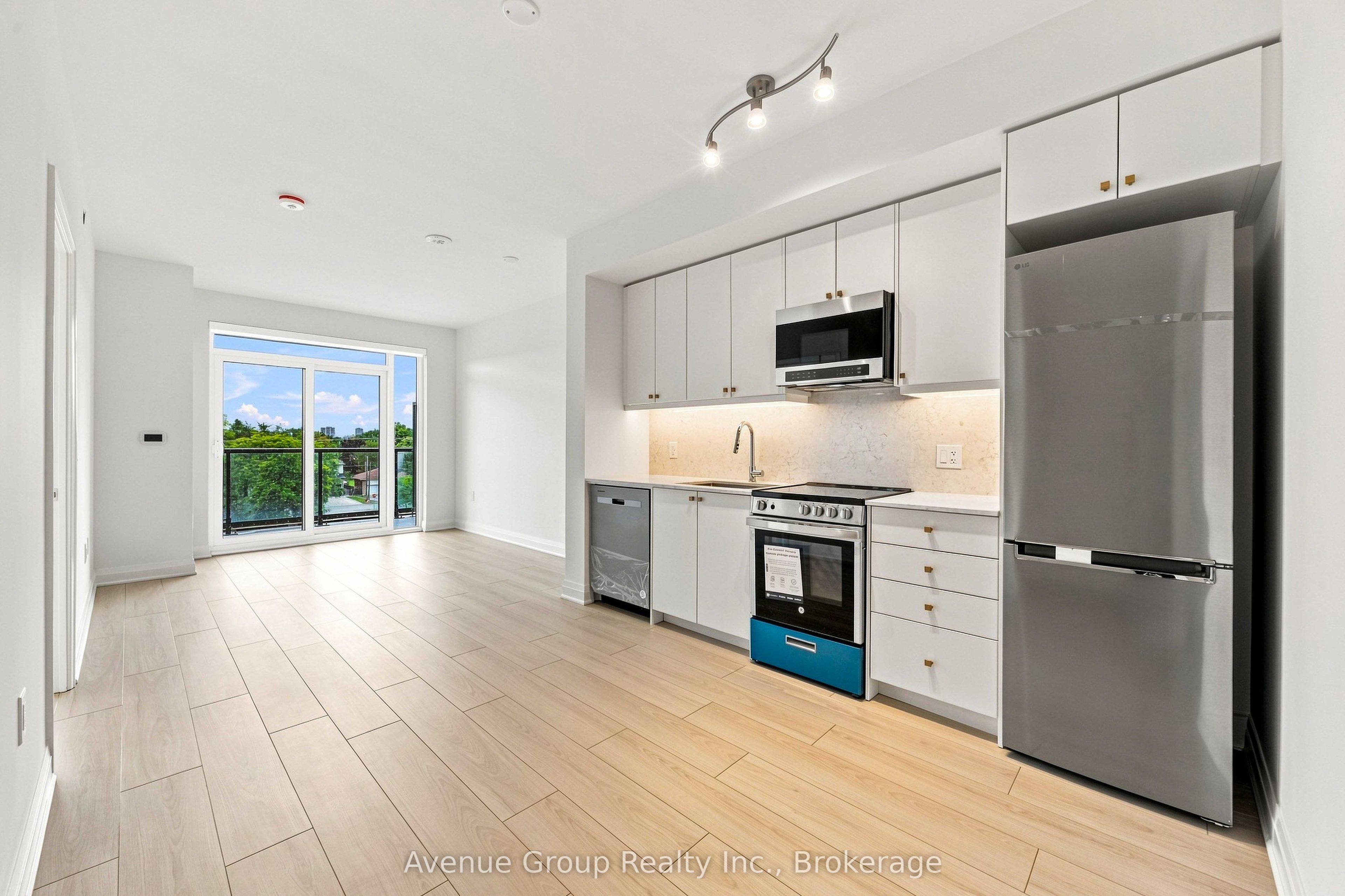 700 Sheppard Avenue W 414, Toronto, ON M3H 0G5