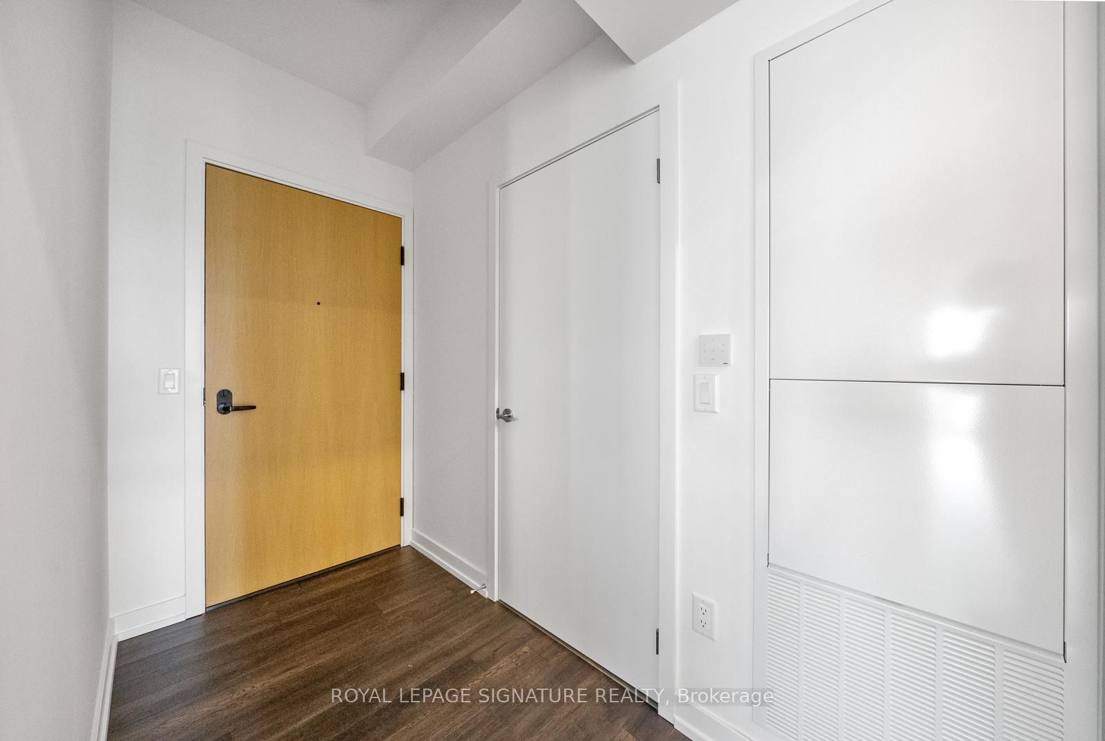 89 Church Street 2207, Toronto, ON M5C 2G3 photo 3