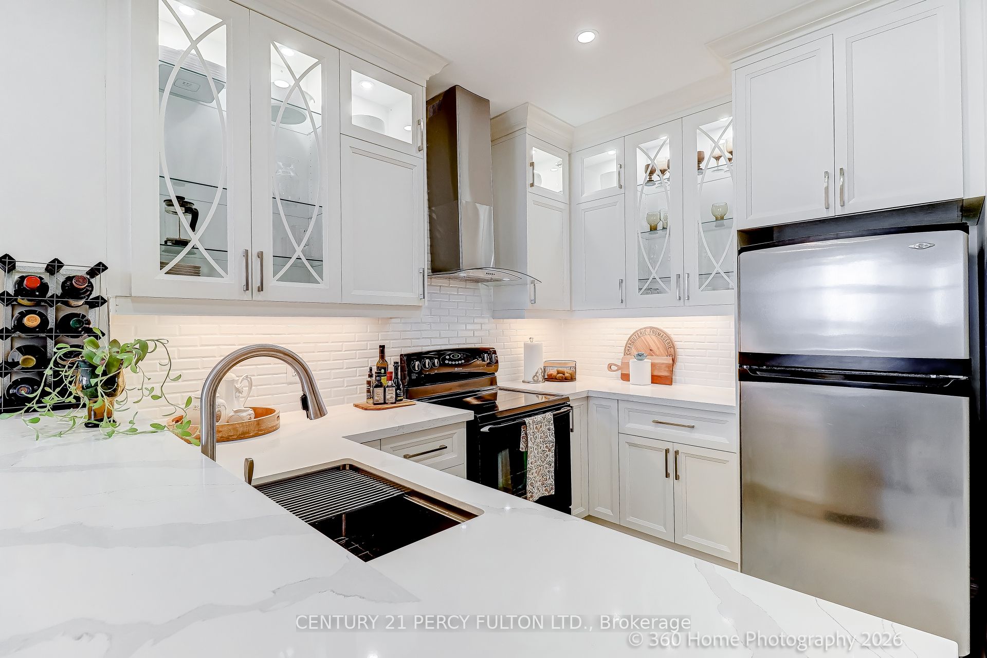 1 Leaside Park Drive 604, Toronto, ON M4H 1R1 photo 3