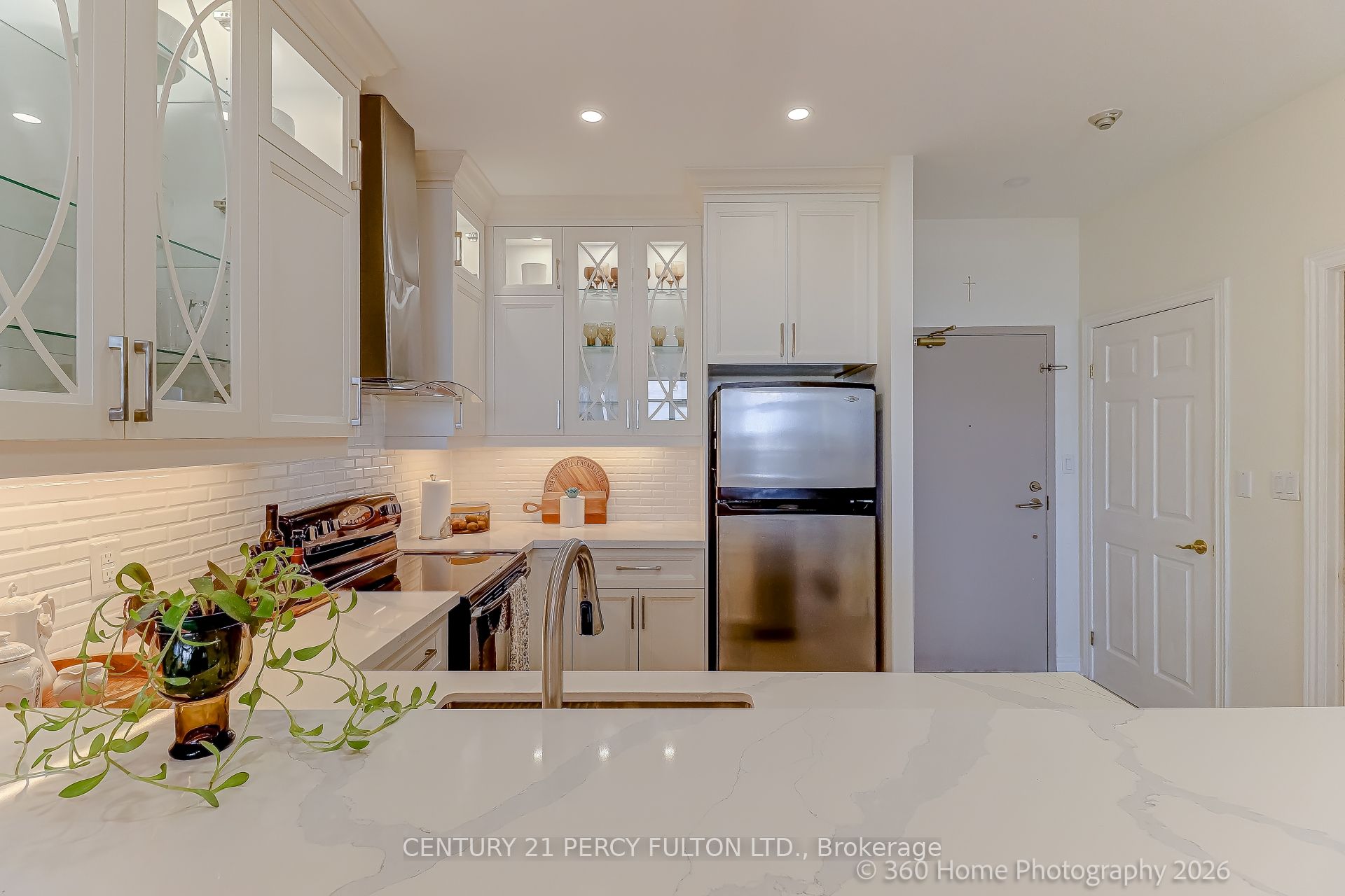 1 Leaside Park Drive 604, Toronto, ON M4H 1R1 photo 5