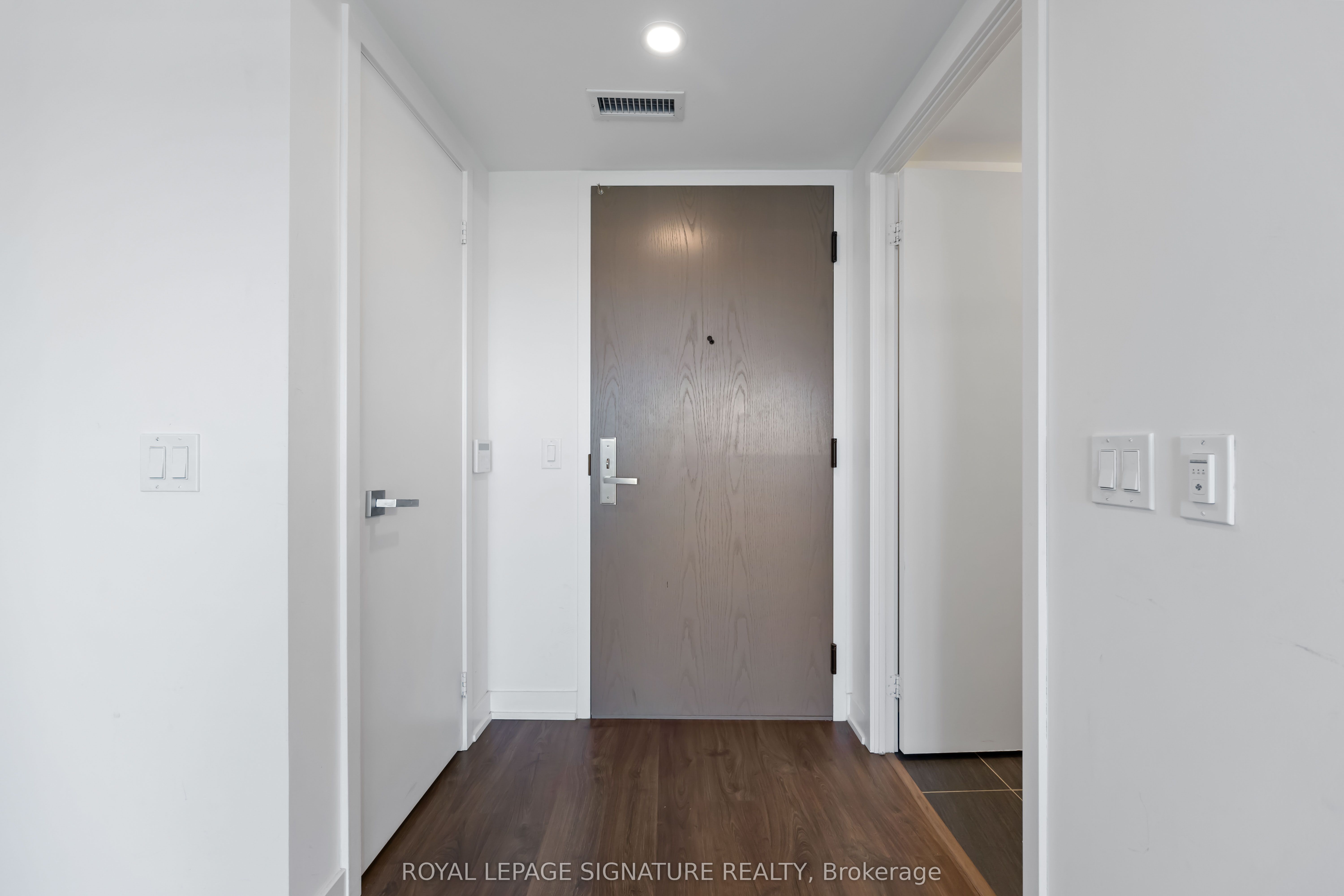 30 Tretti Way 216, Toronto, ON M3H 0E3 photo 5