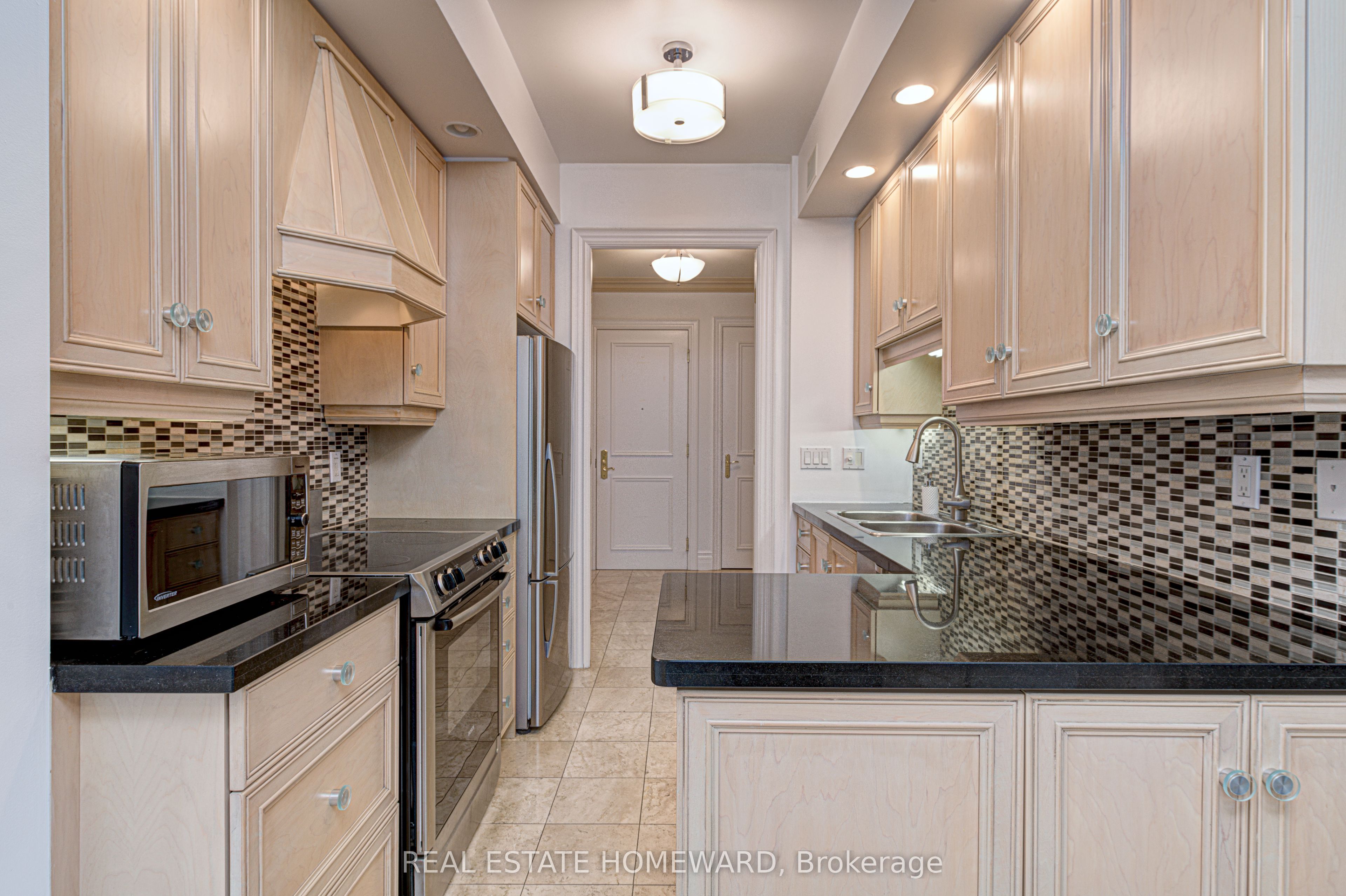 10 OLD YORK MILLS Road 206, Toronto, ON M2P 2G9 photo 4