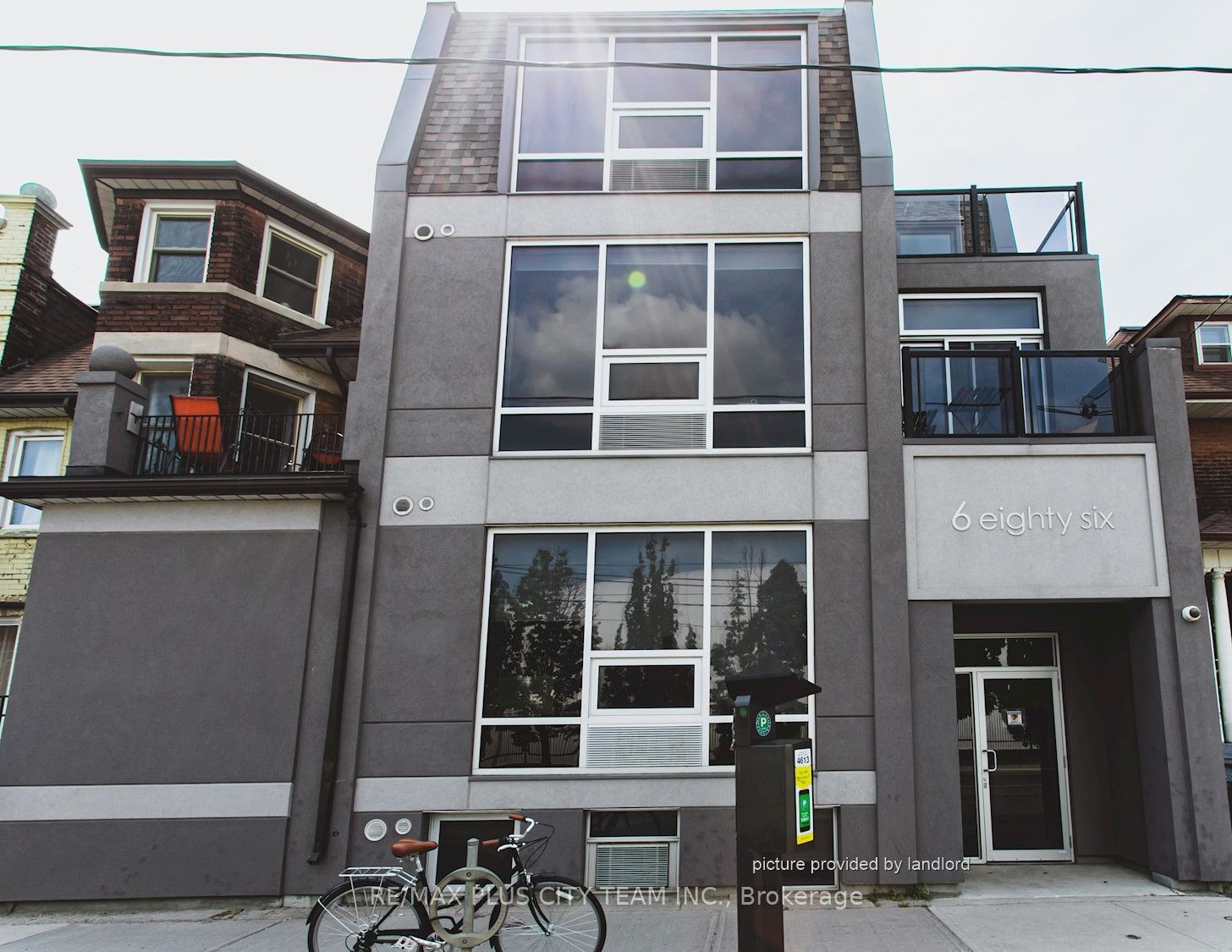 686 Bathurst Street L06, Toronto, ON M5S 2R3