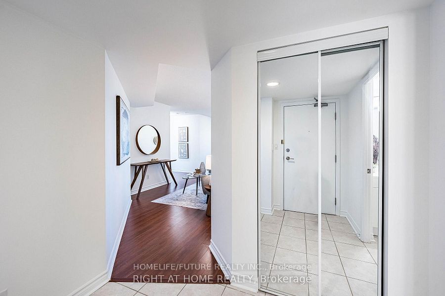 2 Rean Drive 512, Toronto, ON M2K 3B8 photo 3