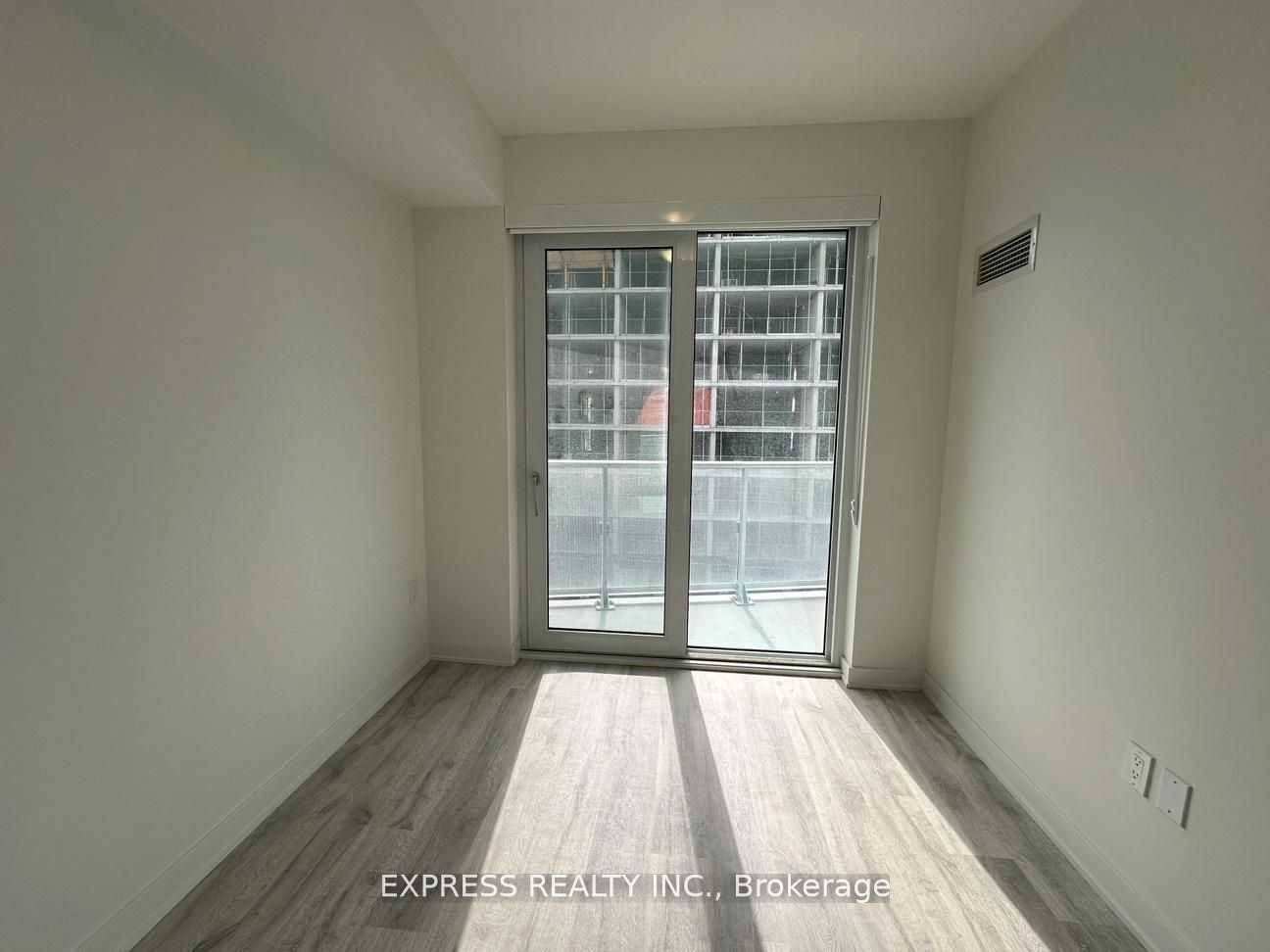 100 Dalhousie Street 4811, Toronto, ON M5B 0C7 photo 4