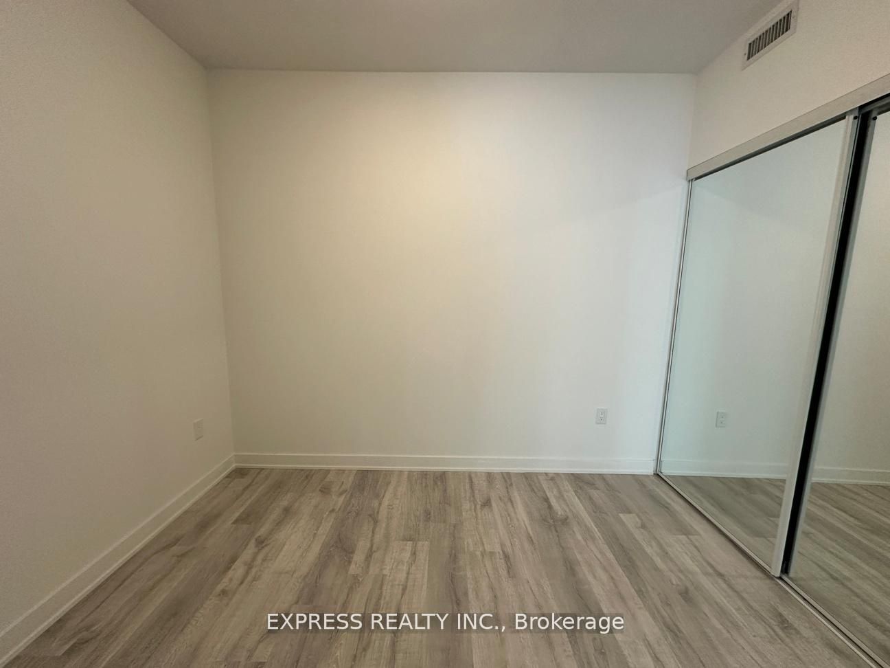 100 Dalhousie Street 4811, Toronto, ON M5B 0C7 photo 5