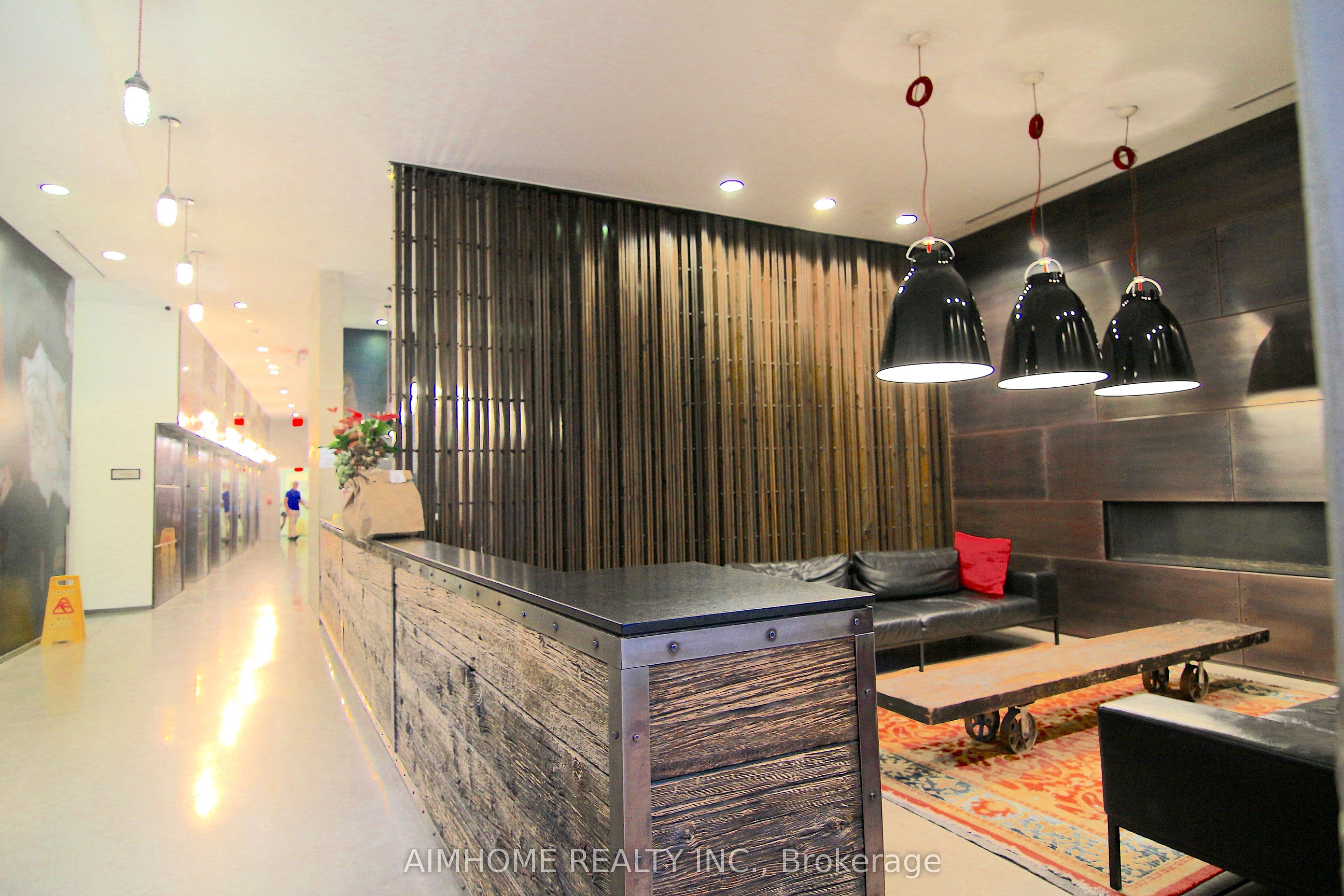 5 St Joseph Street 910, Toronto, ON M4Y 0B6 photo 3