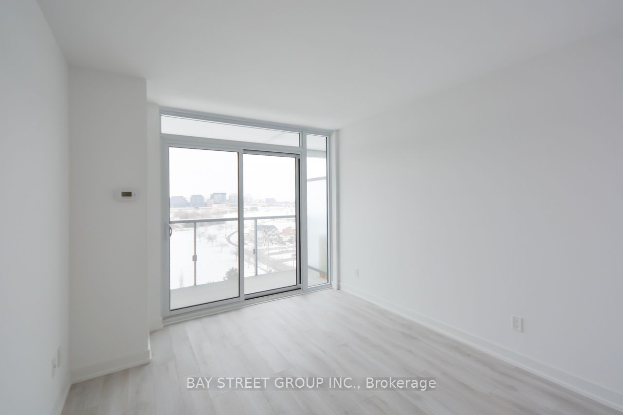 120 Varna Drive 1010, Toronto, ON M6A 0B3 photo 5