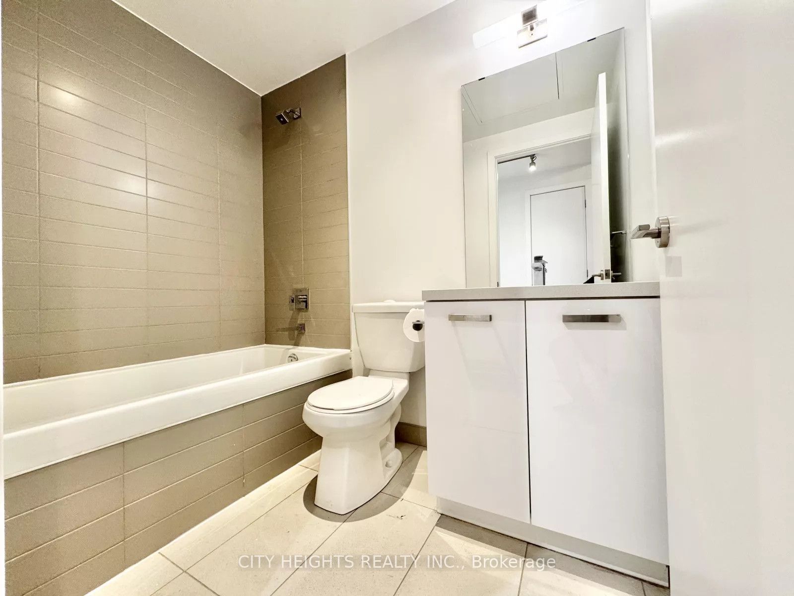 11 Charlotte Street 705, Toronto, ON M5V 2H5 photo 5