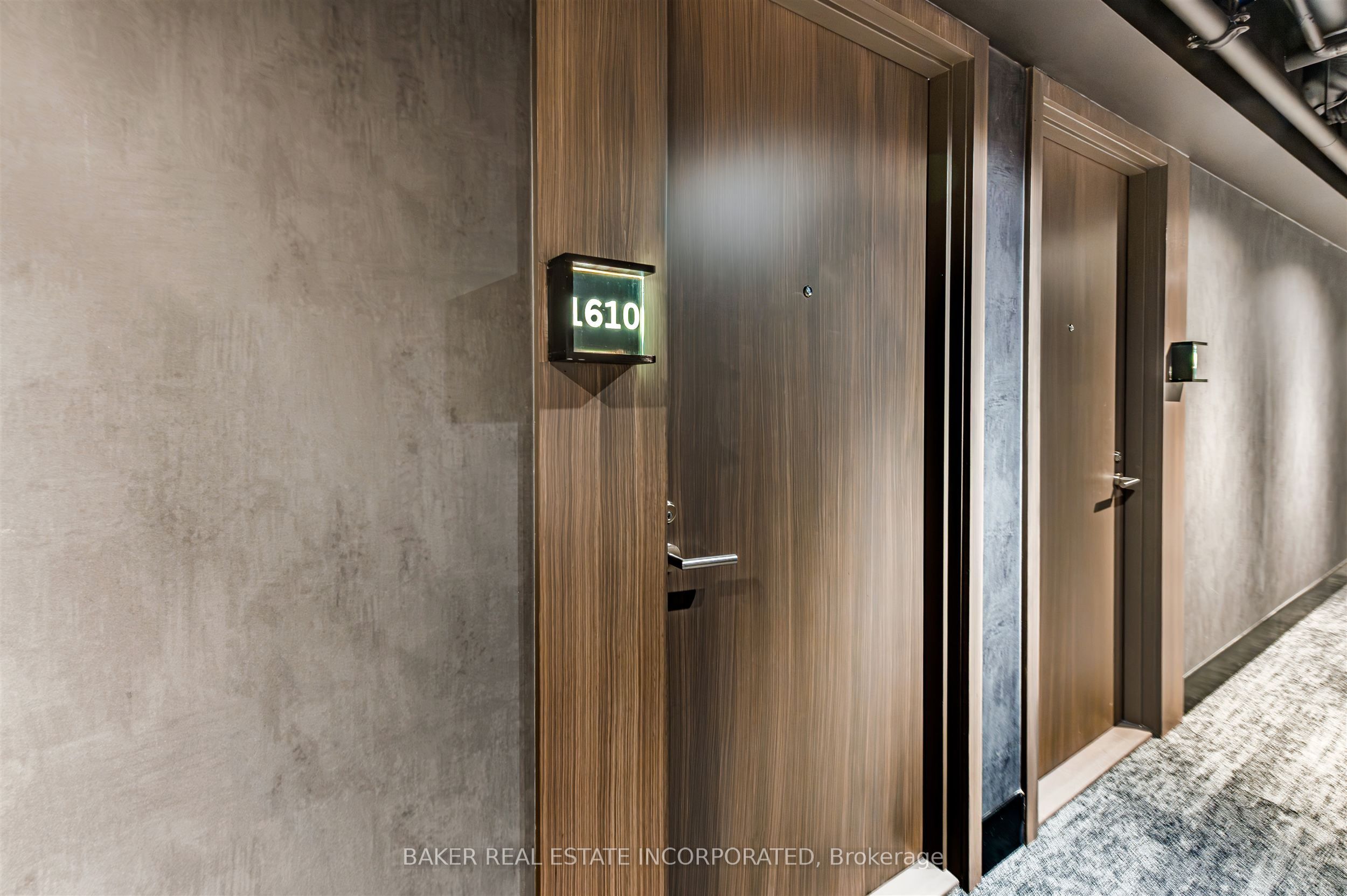 111 Bathurst Street 1610, Toronto, ON M5V 0M9 photo 5
