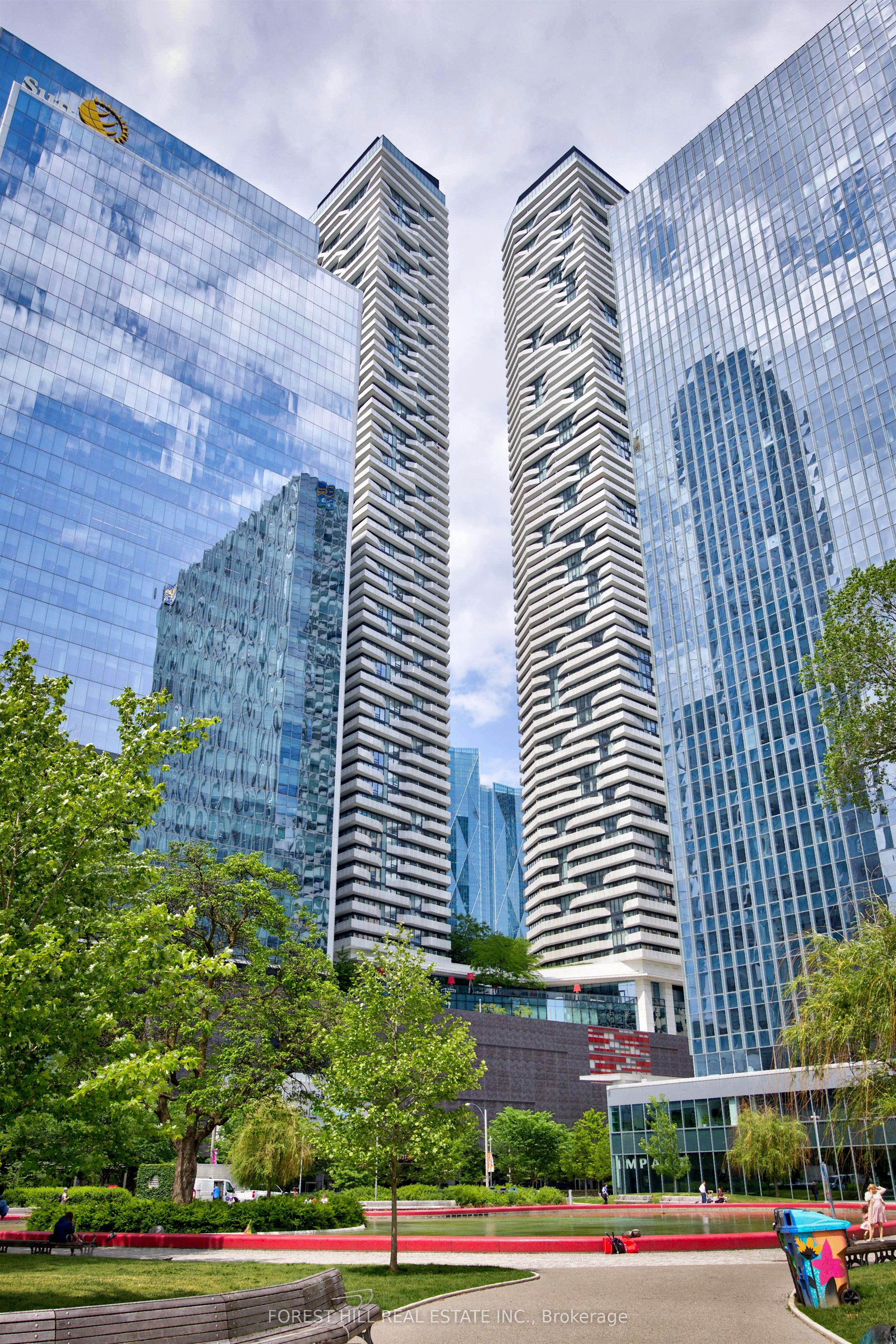 100 Harbour Street 5410, Toronto, ON M5J 0B5 photo 2