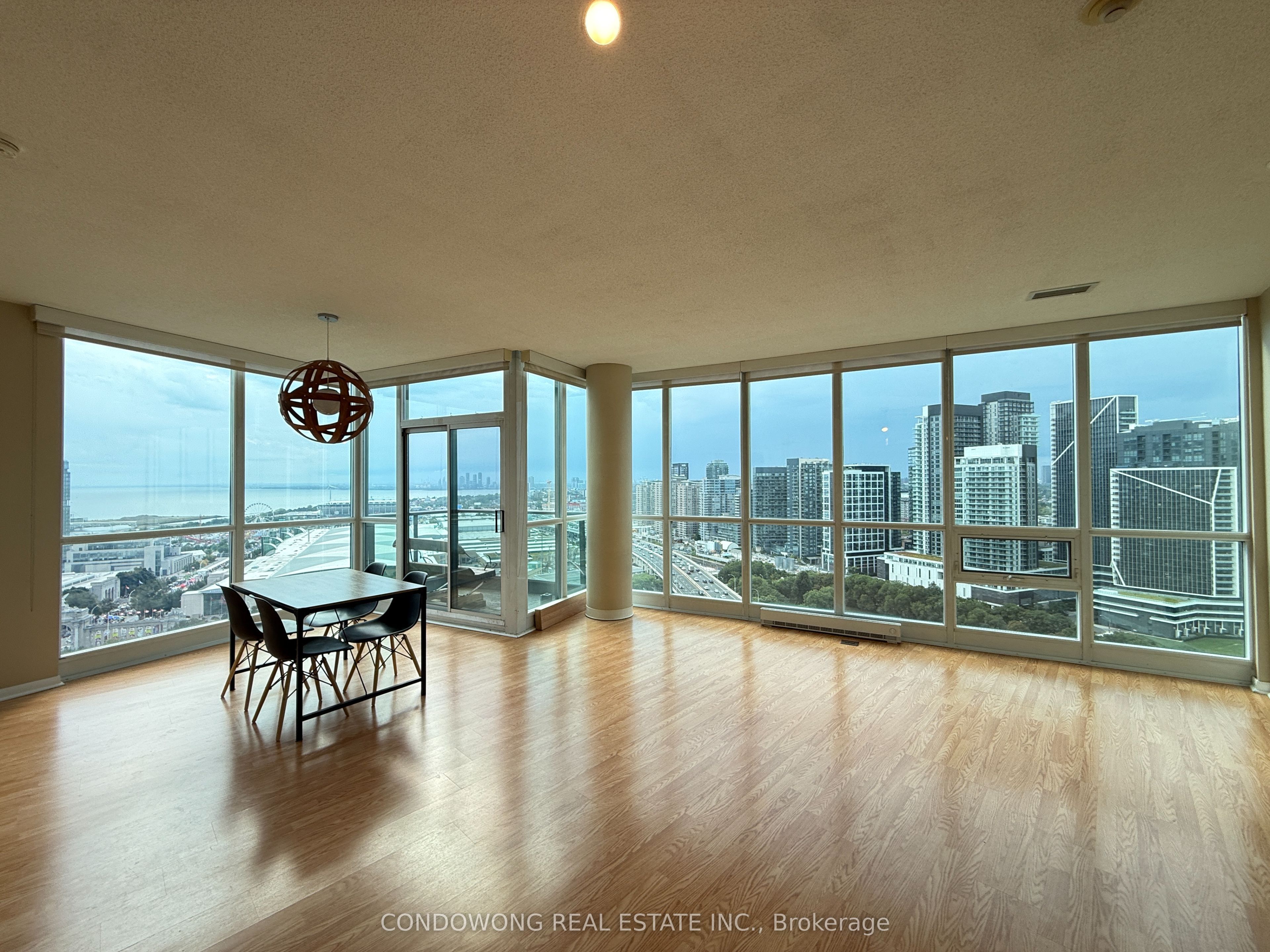 231 Fort York Boulevard 2804, Toronto, ON M5V 1B2