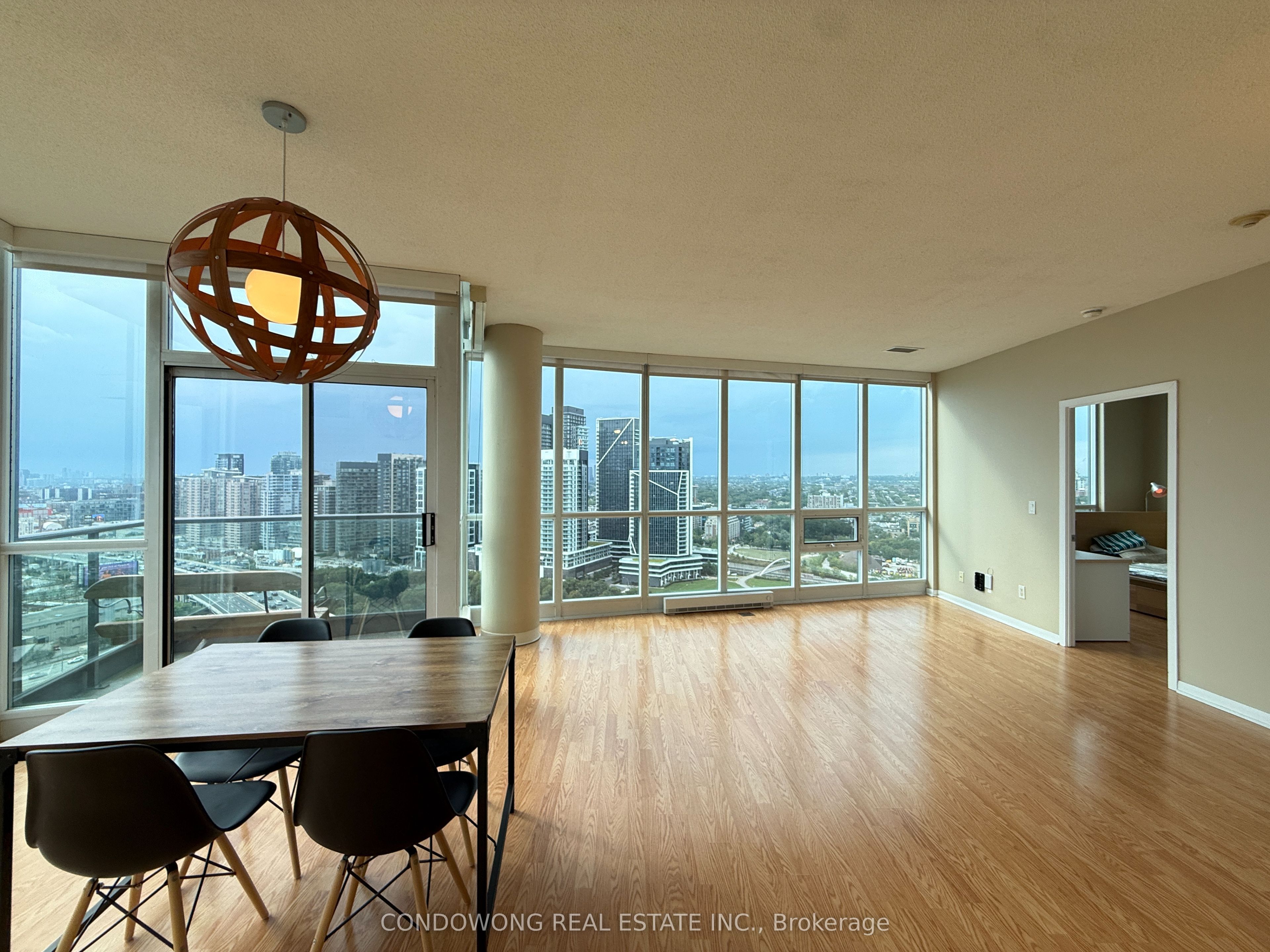 231 Fort York Boulevard 2804, Toronto, ON M5V 1B2 photo 5