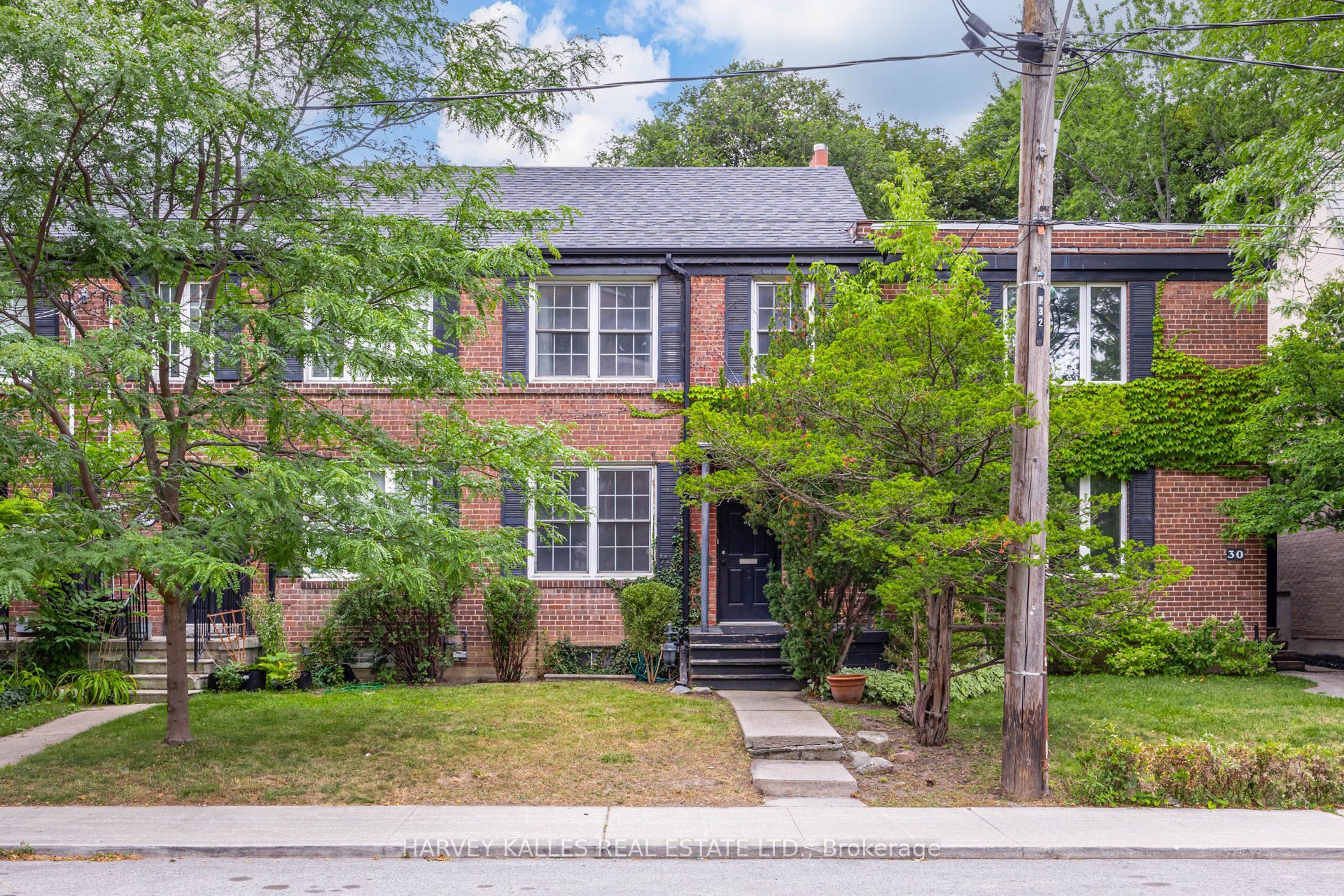 32 Oxton Avenue, Toronto, ON M5P 1L9
