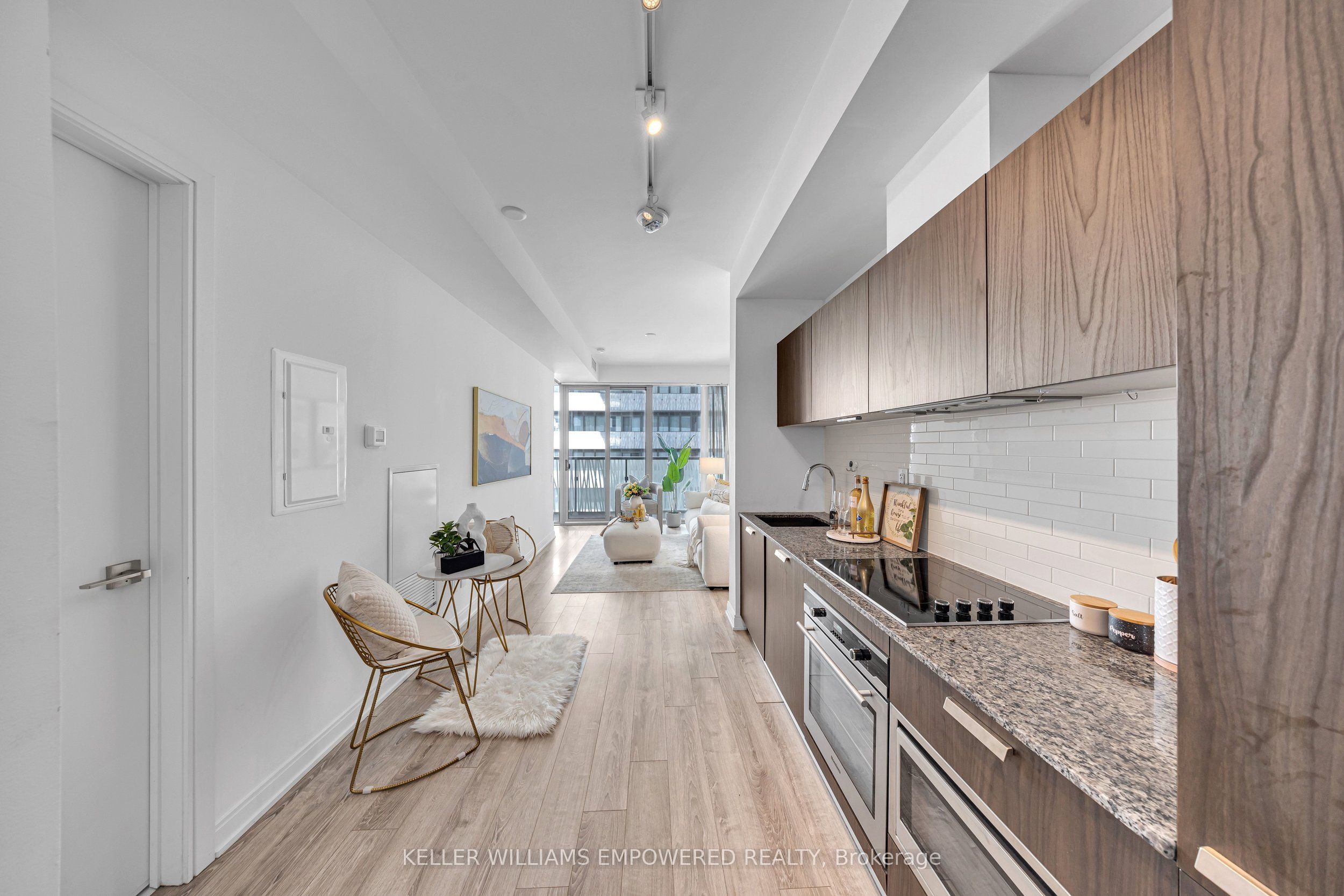 50 Charles Street E 3306, Toronto, ON M4Y 0C3 photo 3