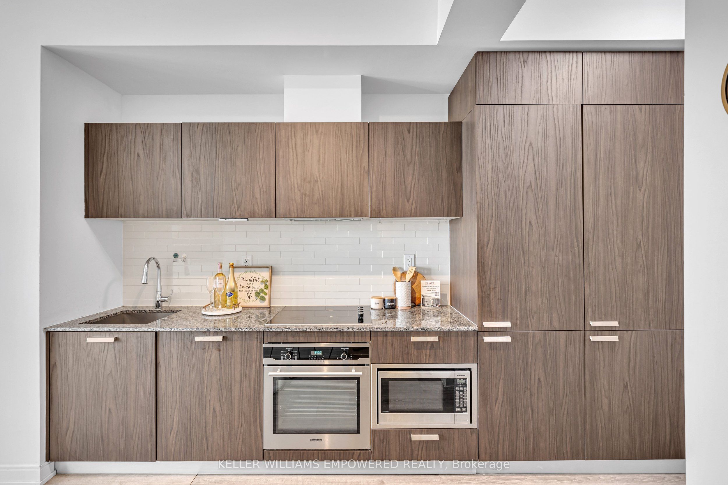 50 Charles Street E 3306, Toronto, ON M4Y 0C3 photo 4