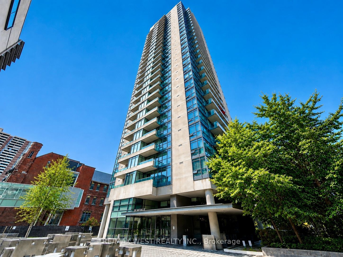281 Mutual Street 2408, Toronto, ON M4Y 3C4
