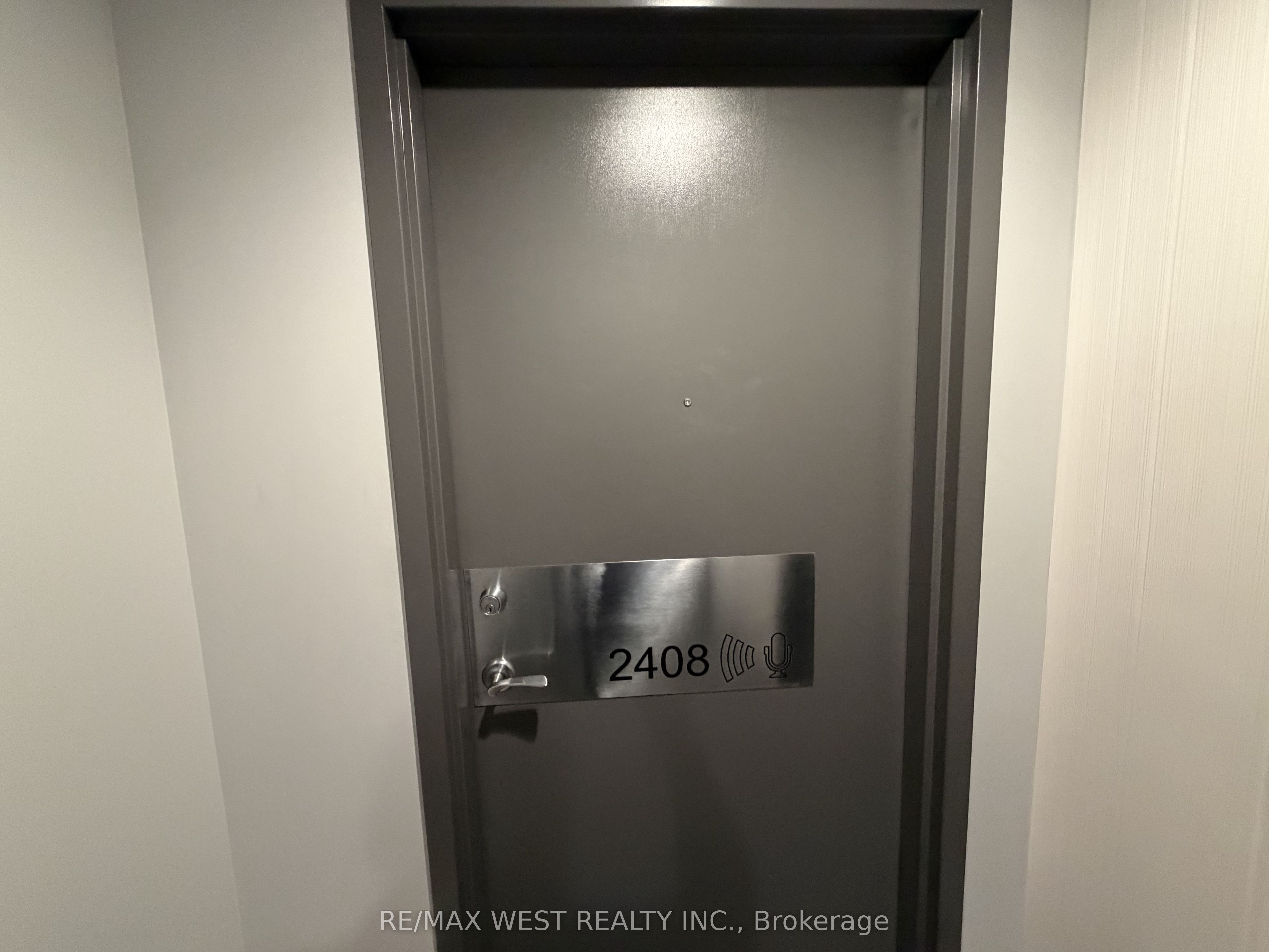 281 Mutual Street 2408, Toronto, ON M4Y 3C4 photo 2