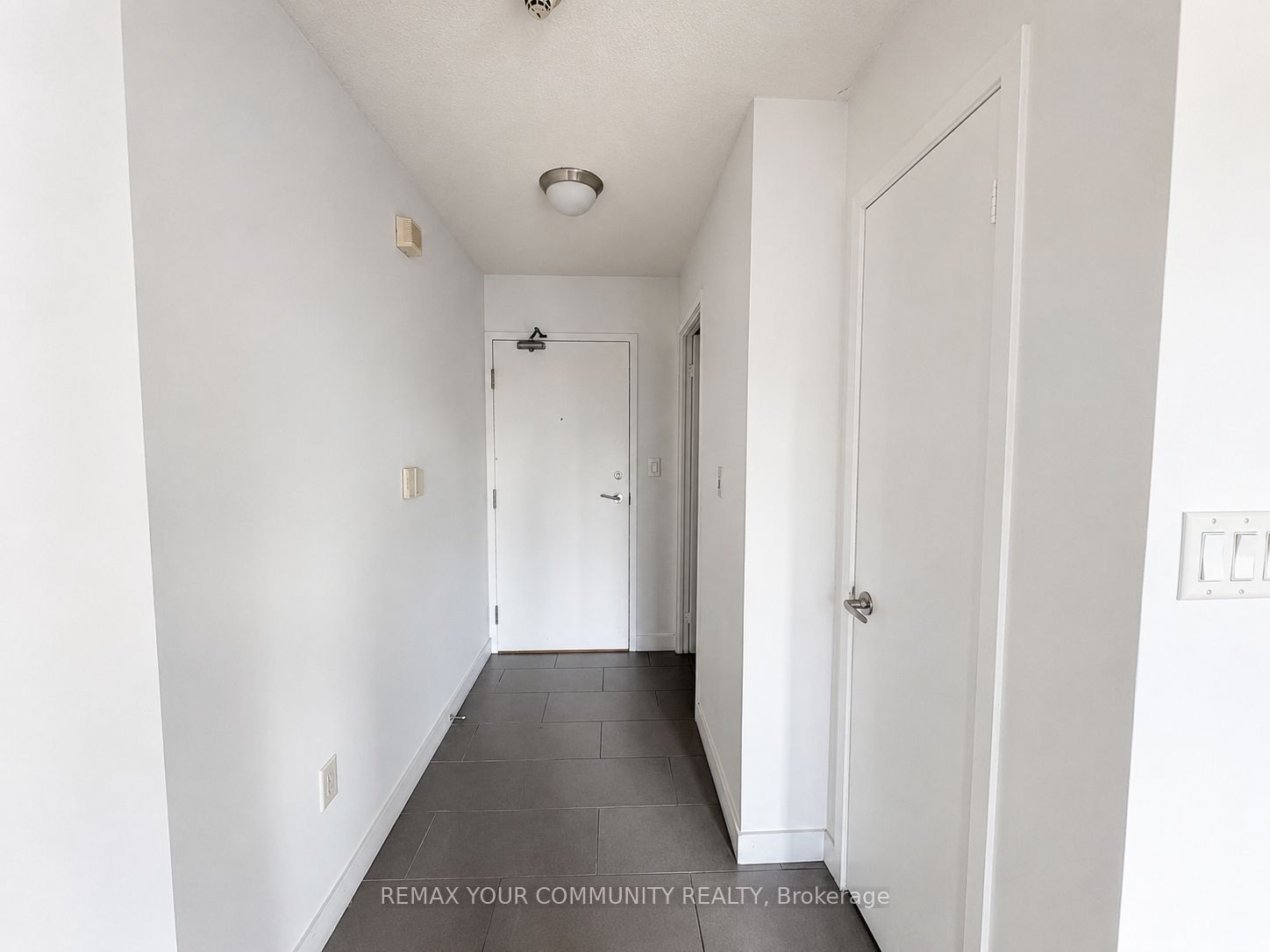 15 Fort York Boulevard 1103, Toronto, ON M5V 3Y4 photo 2