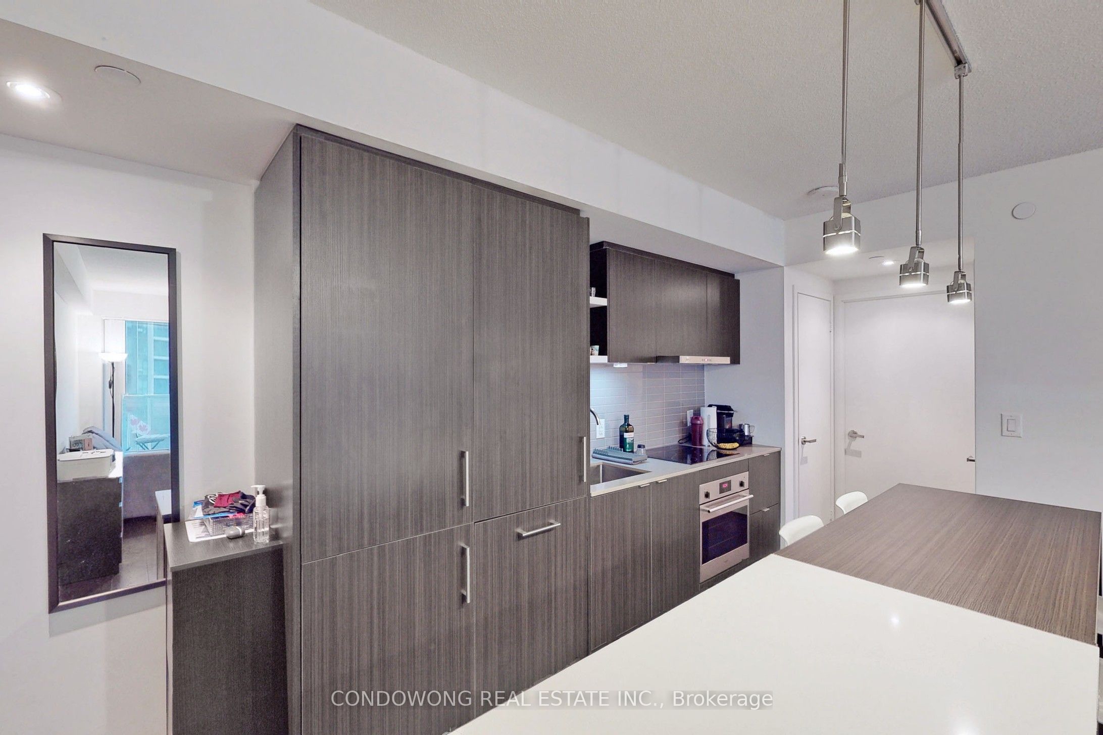 88 Harbour Street 1006, Toronto, ON M5J 0C3 photo 3