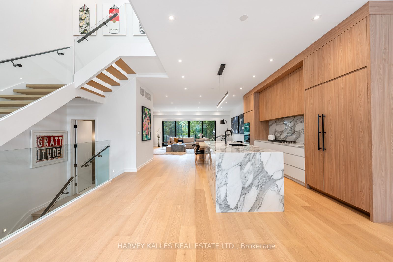 45 Gloucester Grove, Toronto, ON M6C 2A2 photo 2