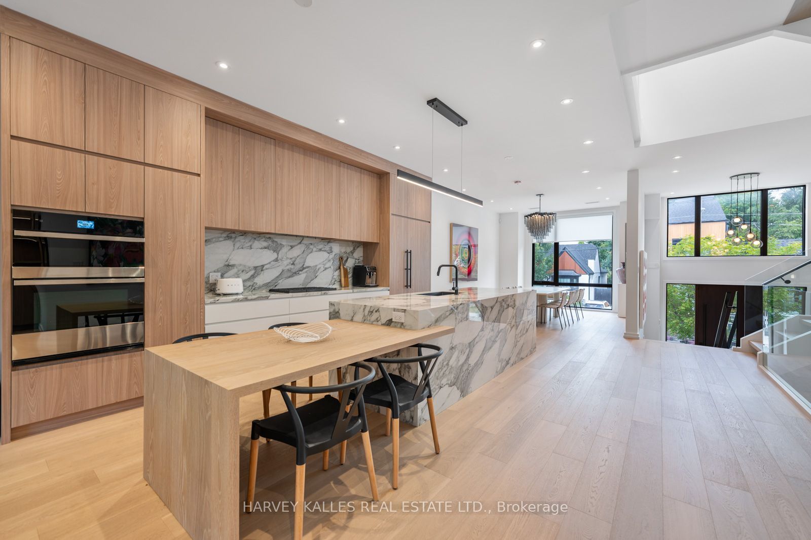 45 Gloucester Grove, Toronto, ON M6C 2A2 photo 3