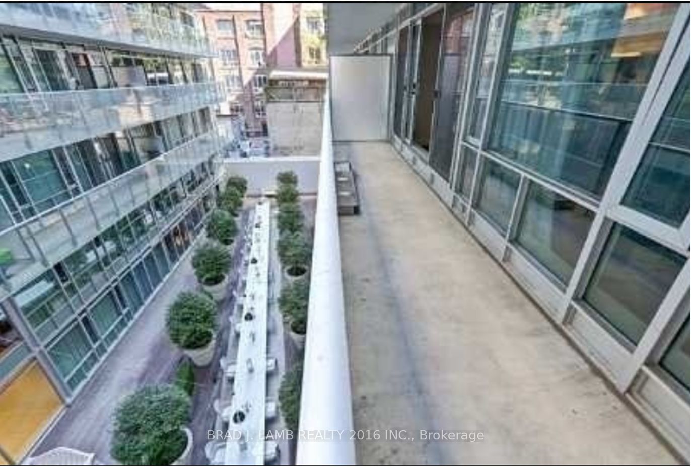 75 Portland Street 522, Toronto, ON M5V 2M9 photo 5